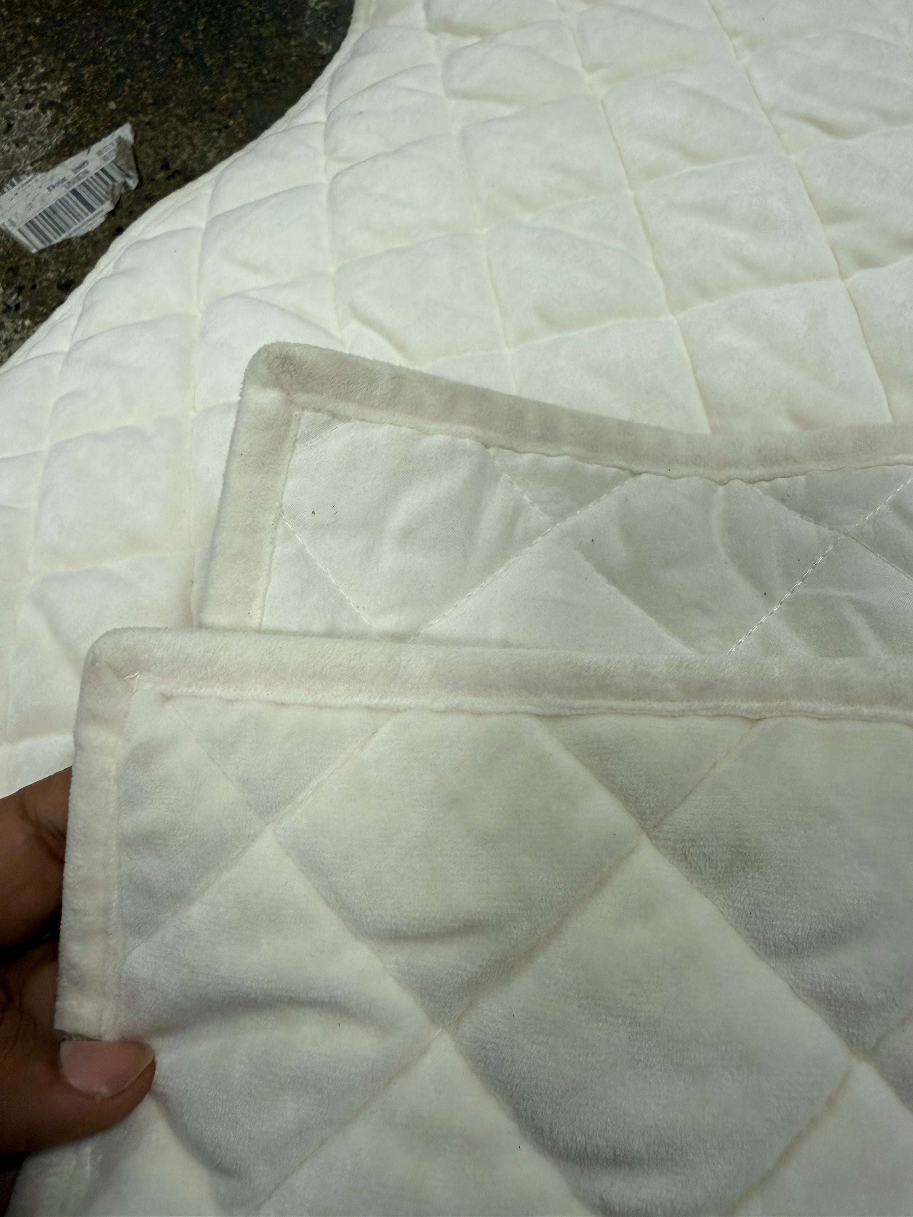 Luxe Diamond Stitch Velvet Quilt - King