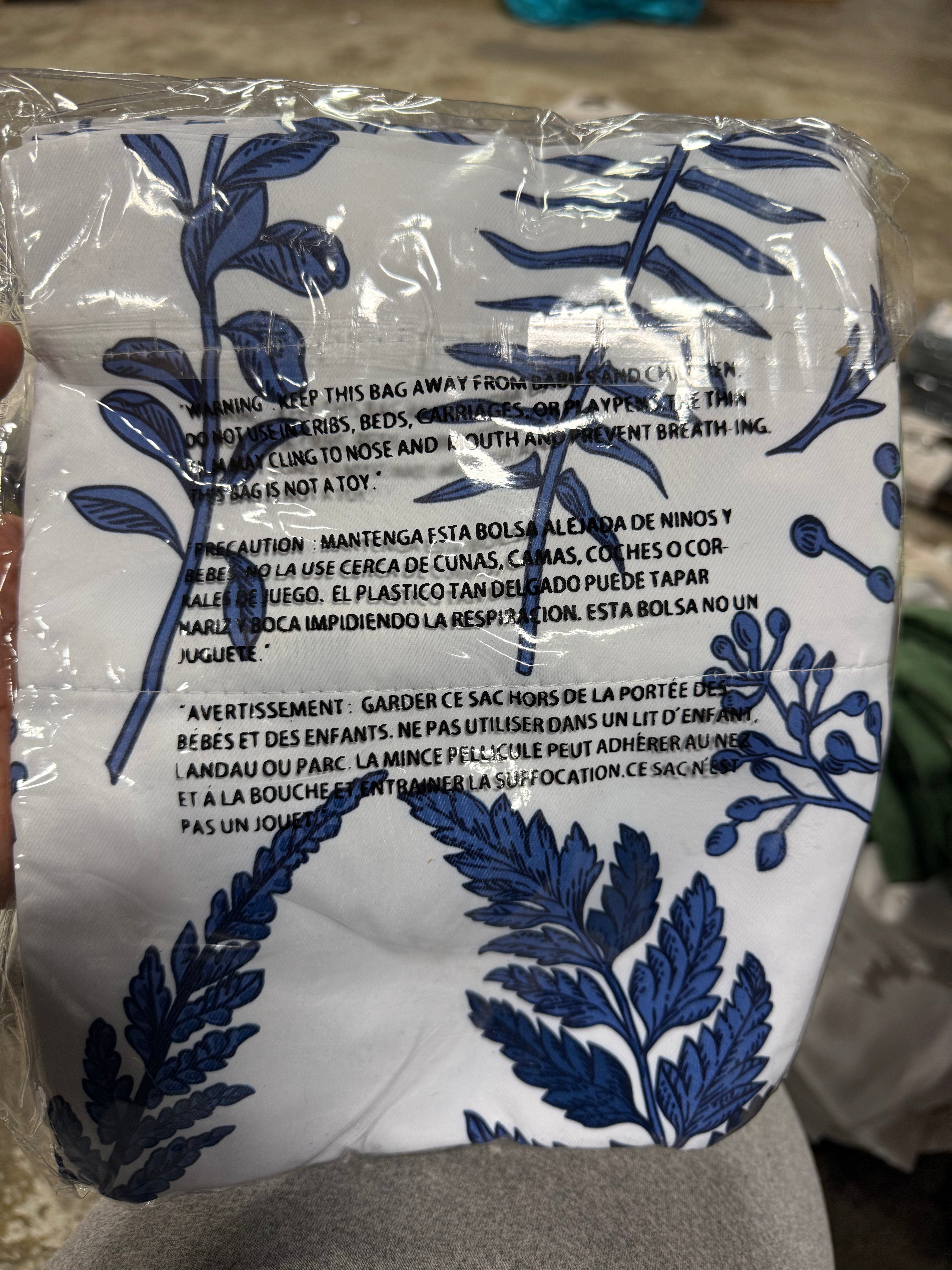 Devonia Allover Light Filtering Valance White/Green - Botanical Leaf Pattern