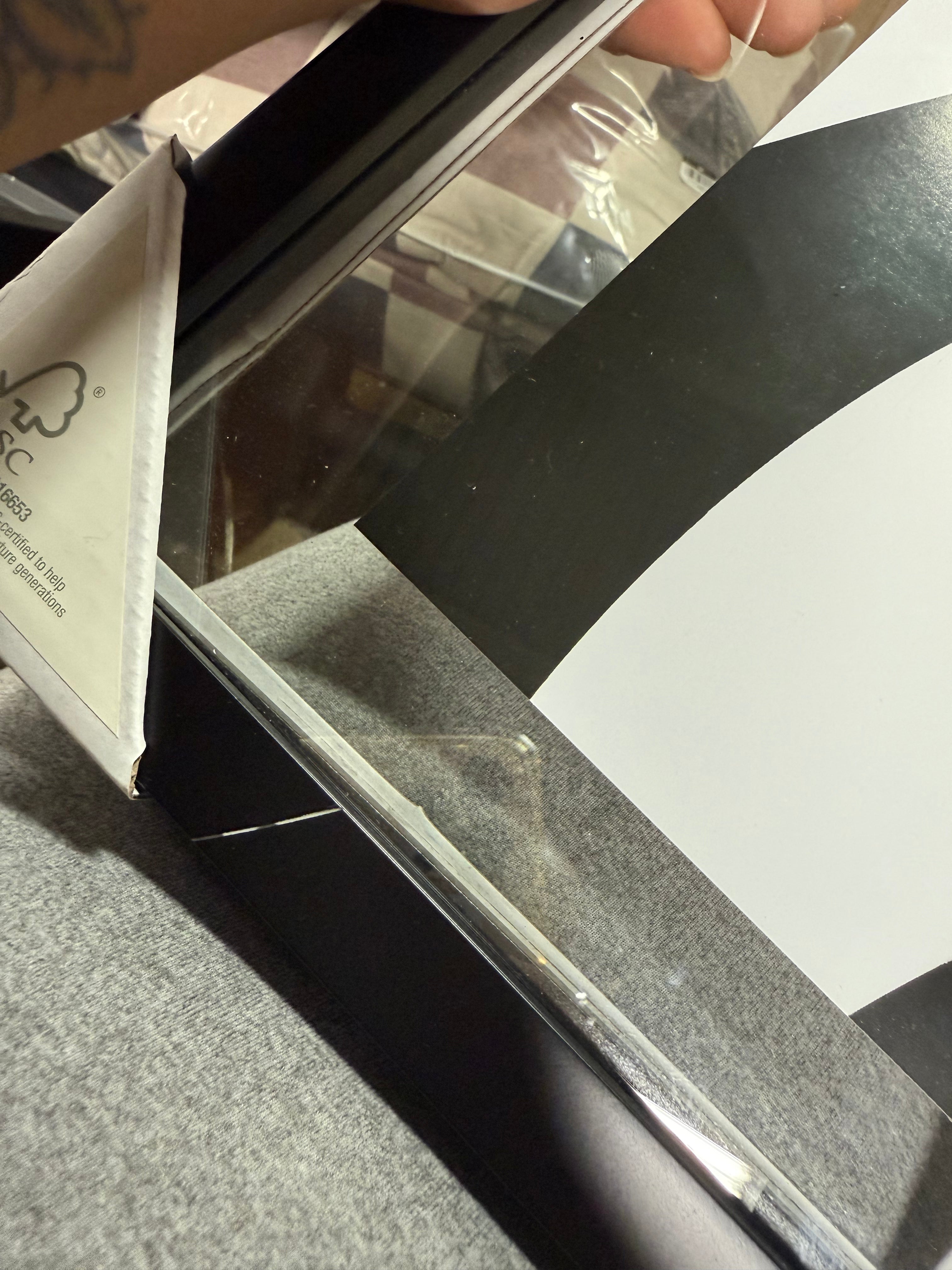 Thin Gallery Float Frame