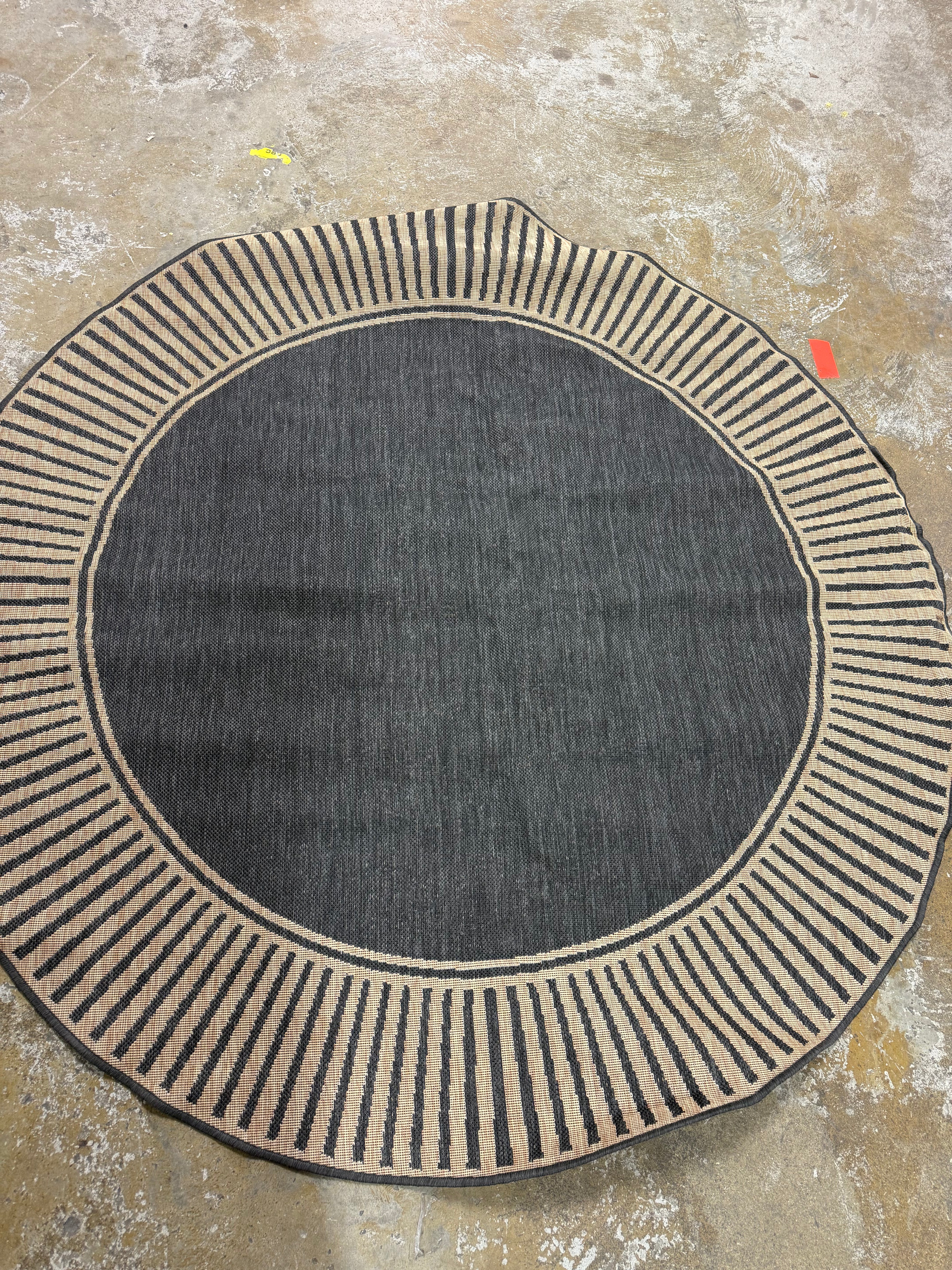 Asha Simple Border Indoor/Outdoor Area Rug 6'x7" Round