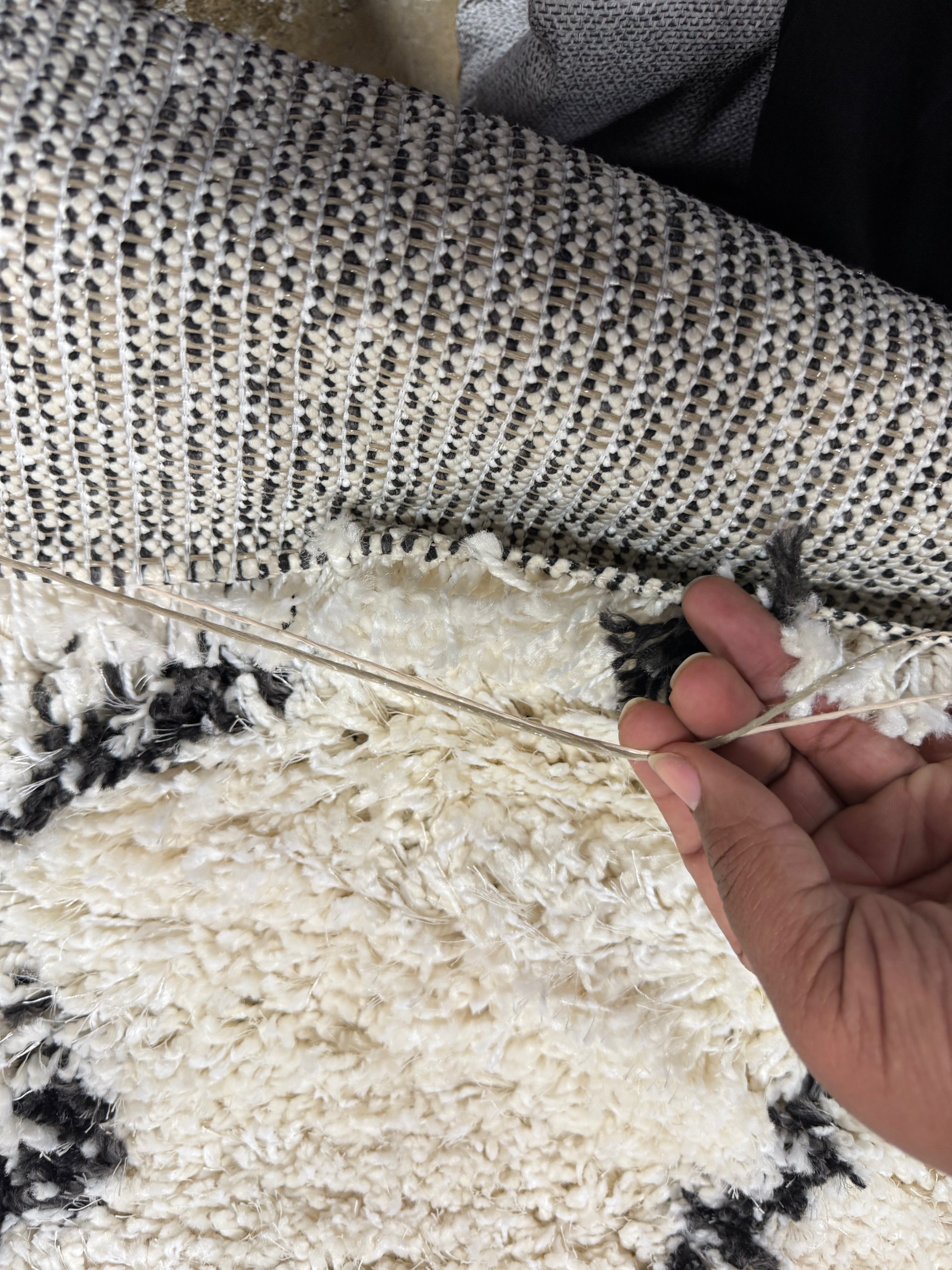 Geometric Design Woven Rug - 5'x7'