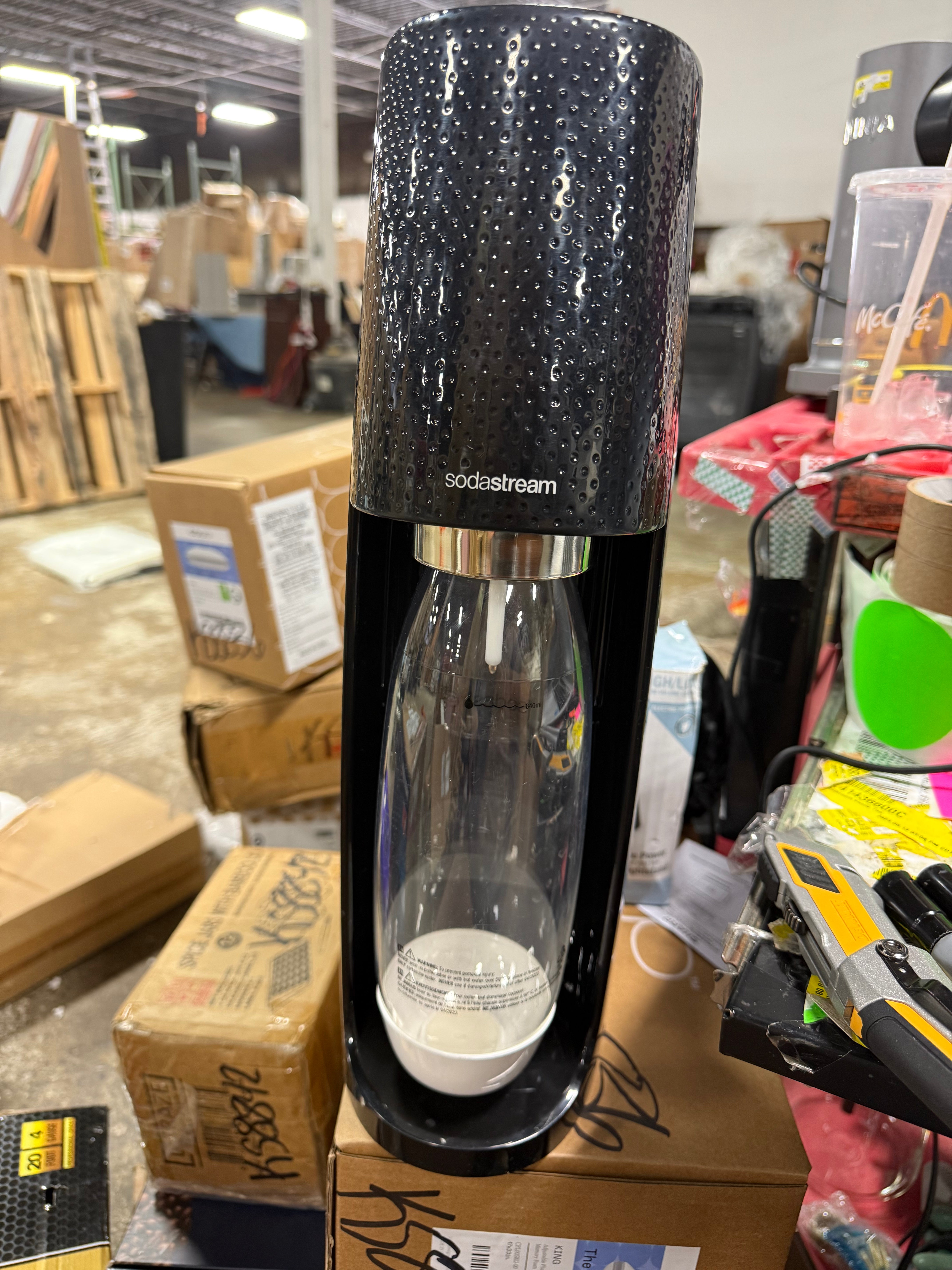 Fizzi Sparkling Water/Soda Maker Starter Pack Black