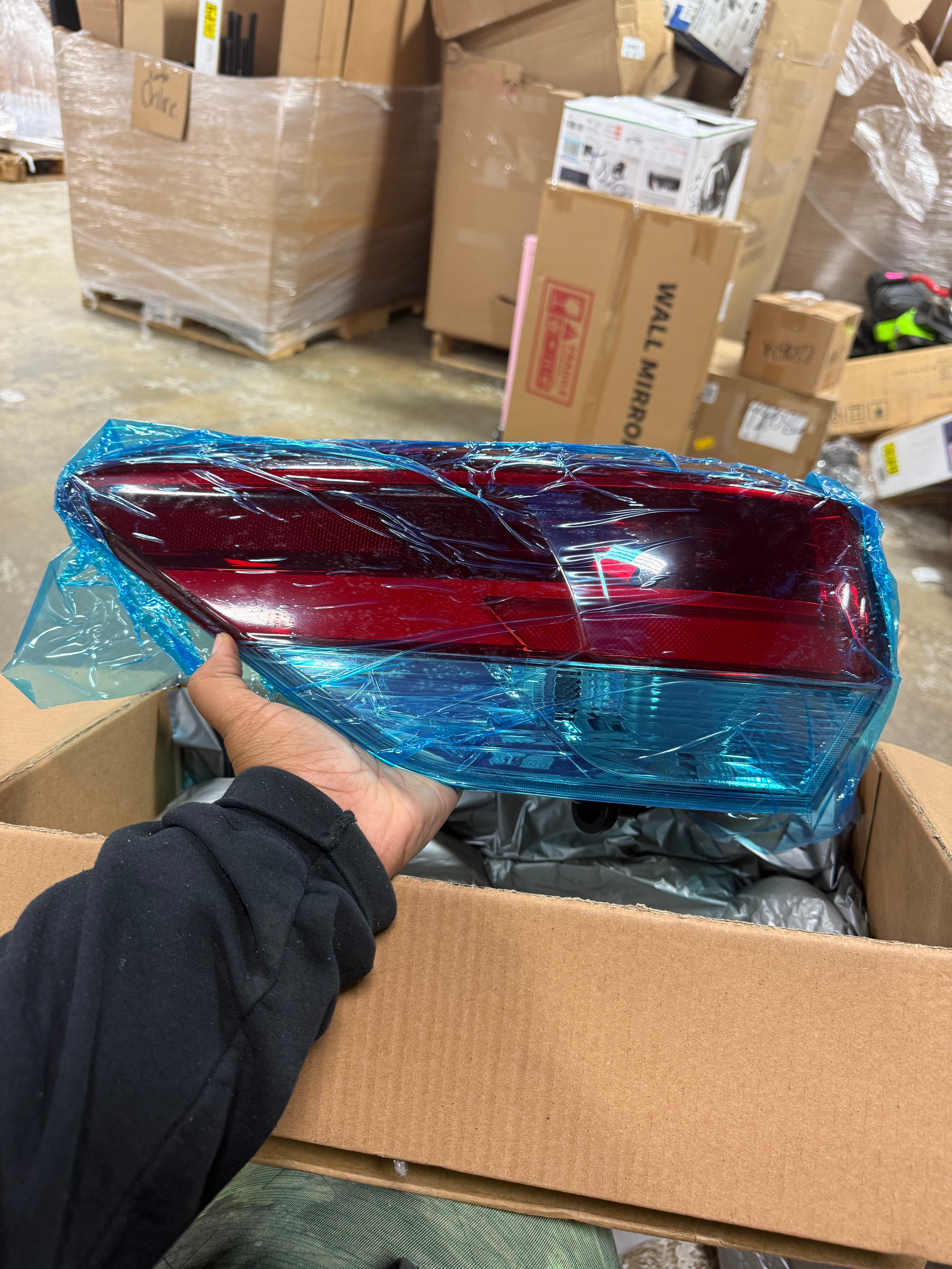 Replacement For Toyota Highlander Outer Tail Light Assembly Set w/Bulb, Left/Driver Side