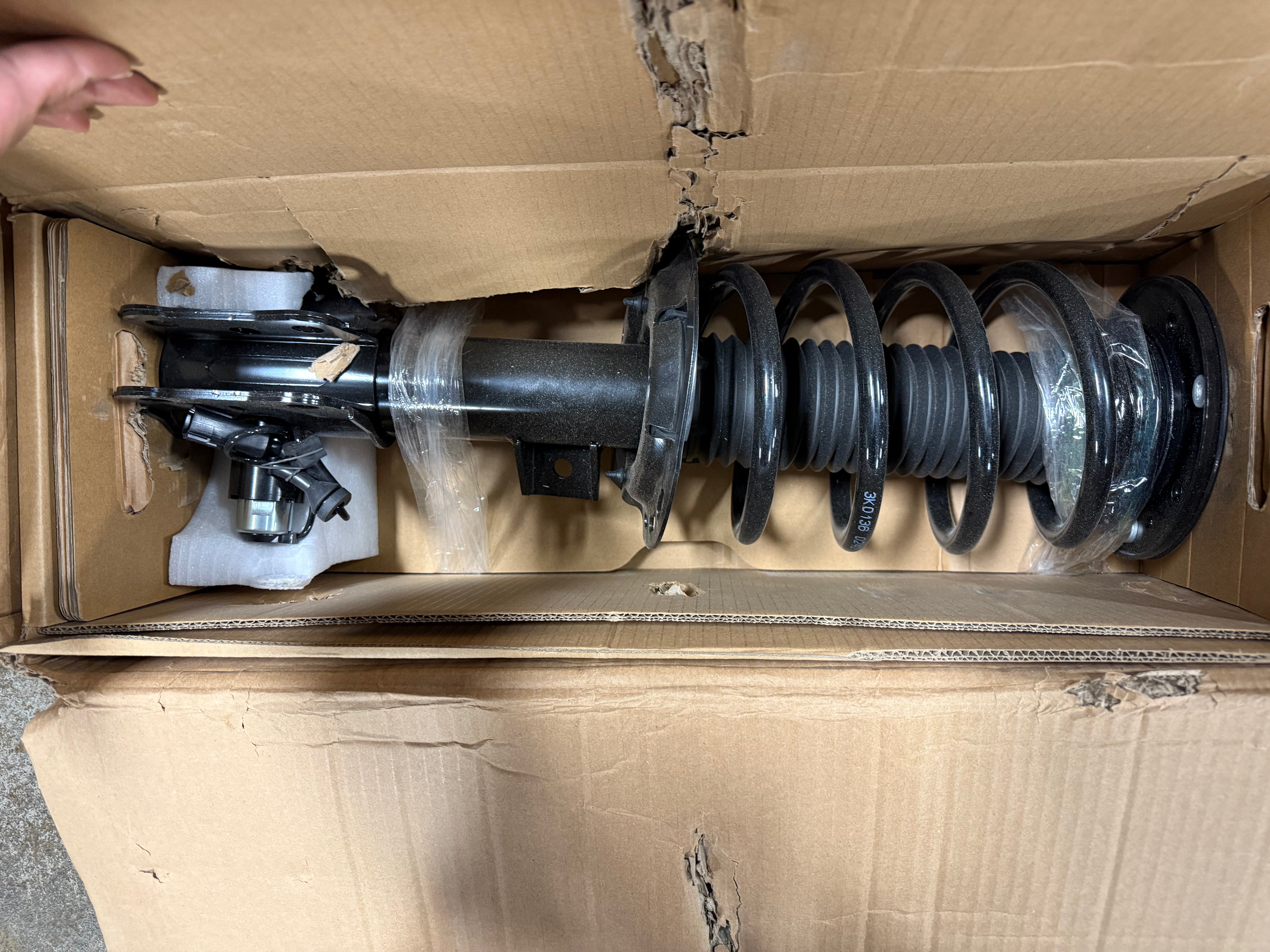 Pair For 2013-2020 Lincoln MKZ Front Shock Absorber Struts Spring Assys Electric