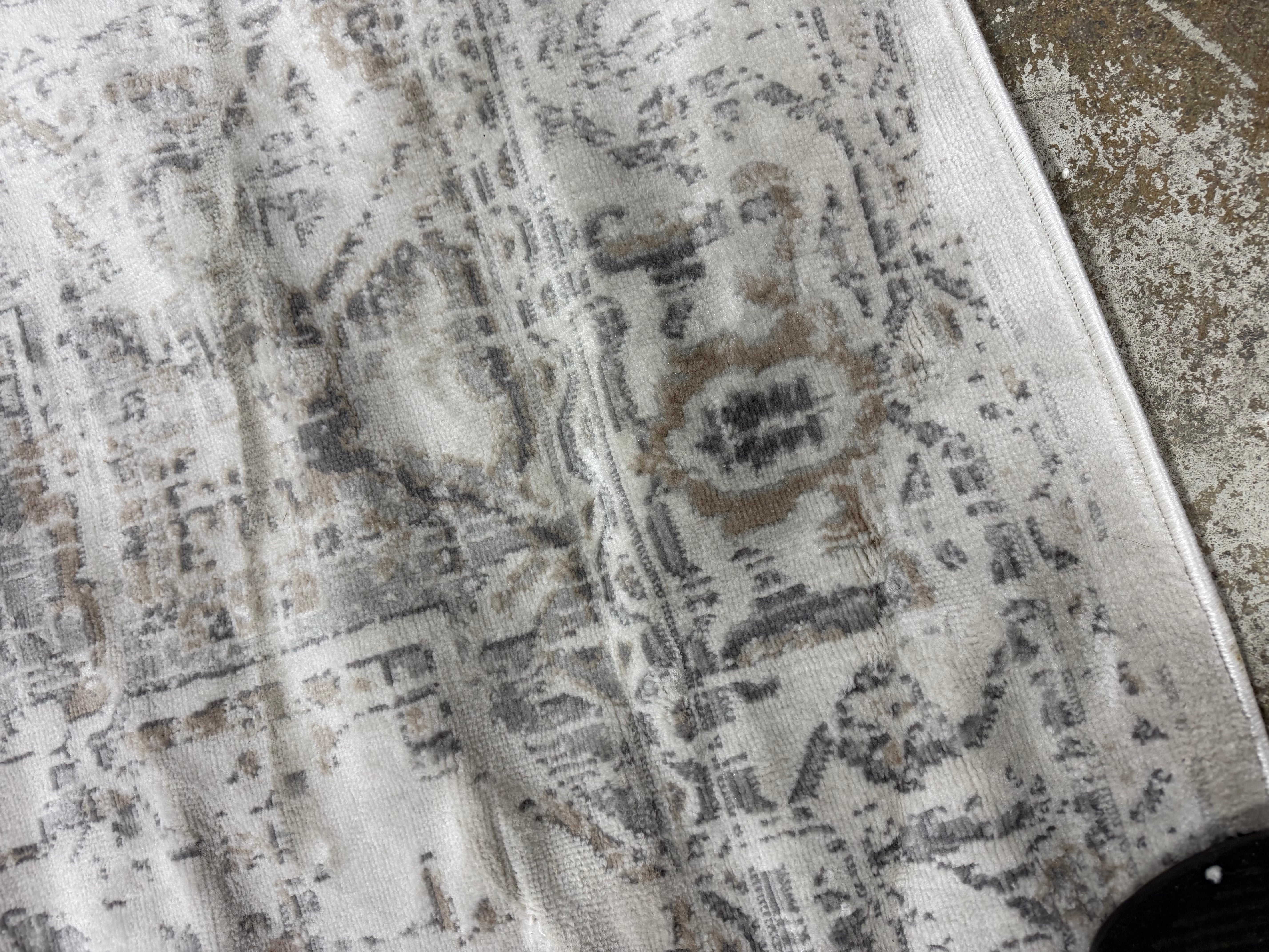 Lilibet Traditional Medallion Area Rug