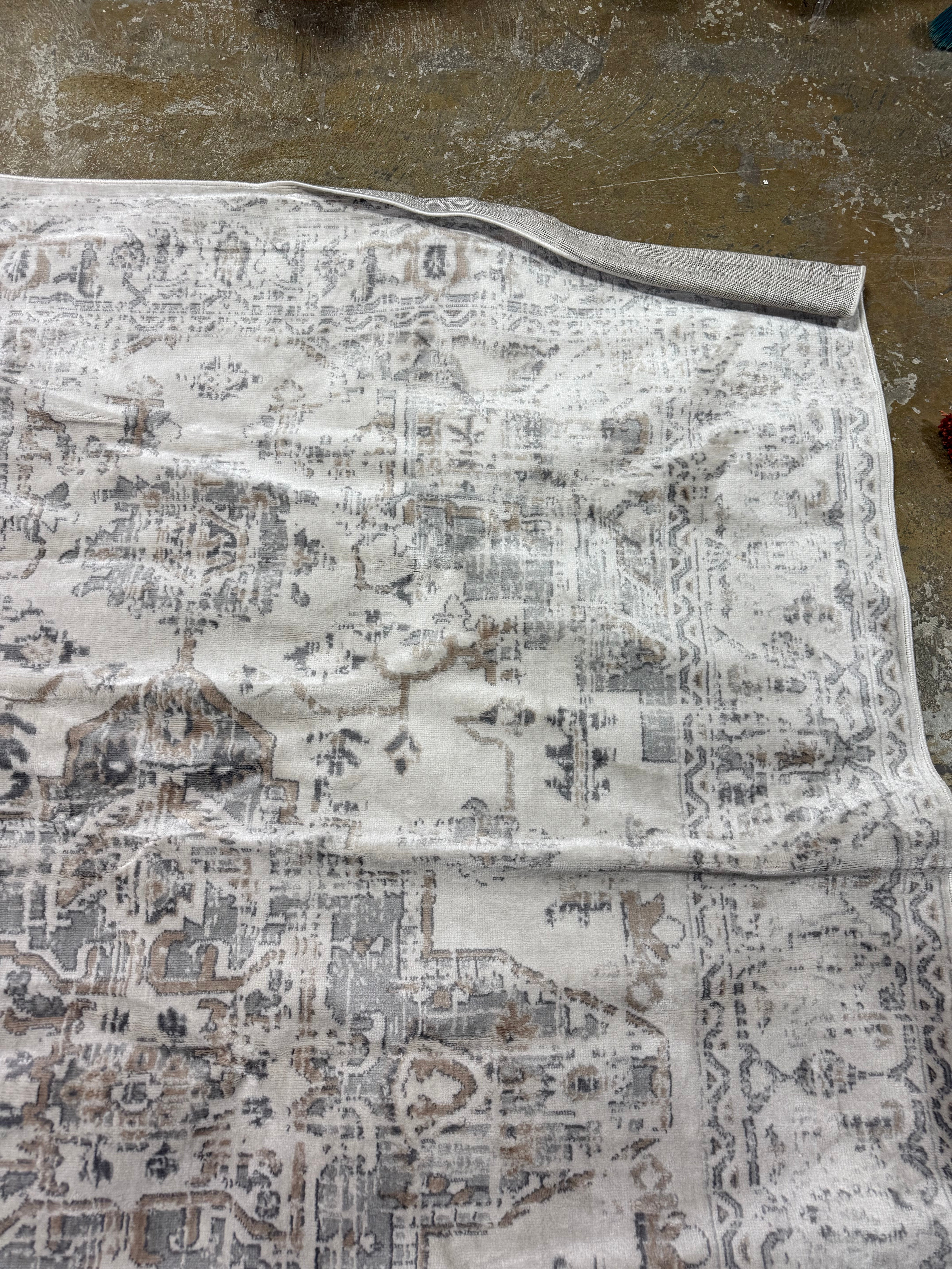 Lilibet Traditional Medallion Area Rug