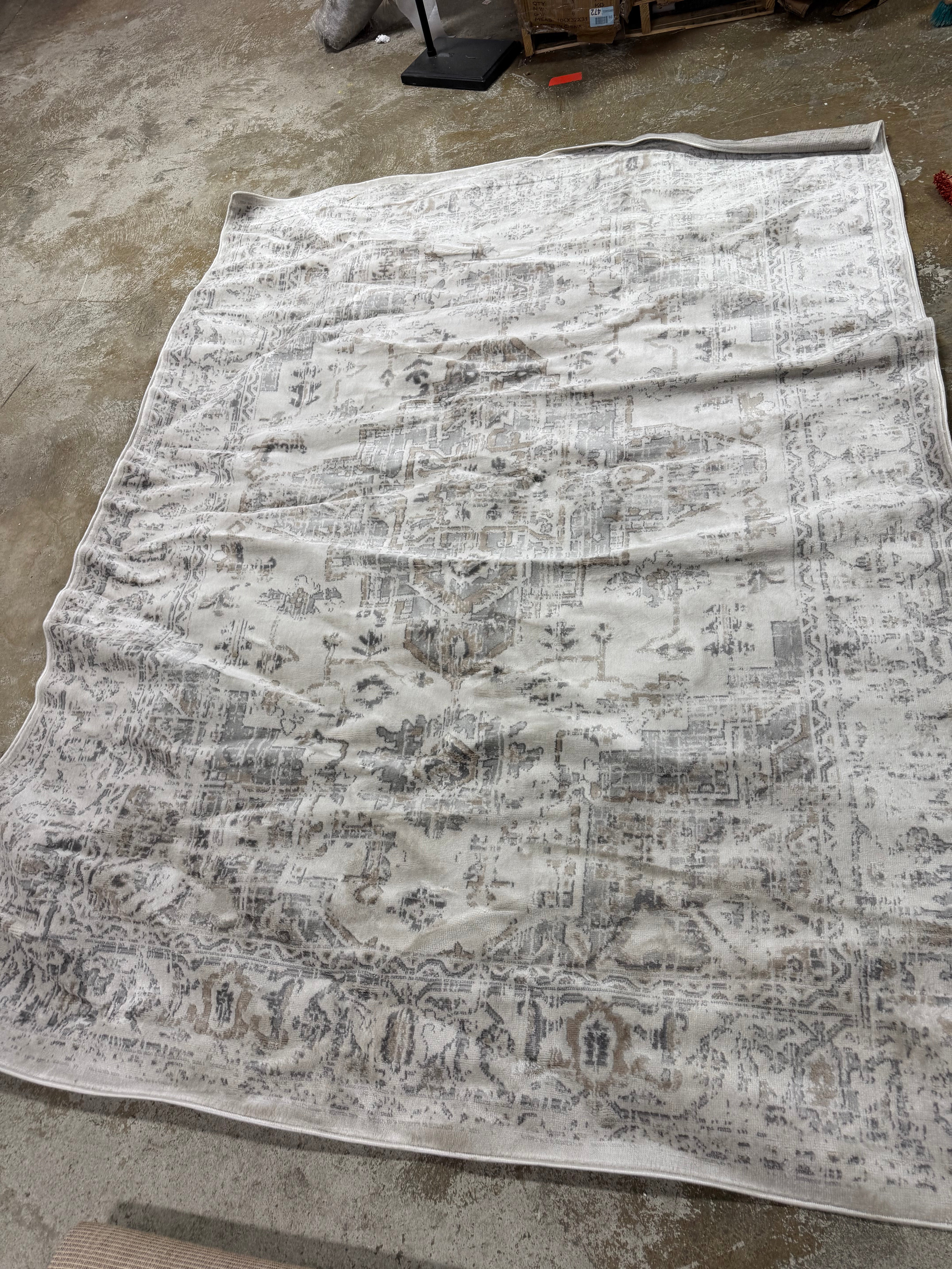 Lilibet Traditional Medallion Area Rug