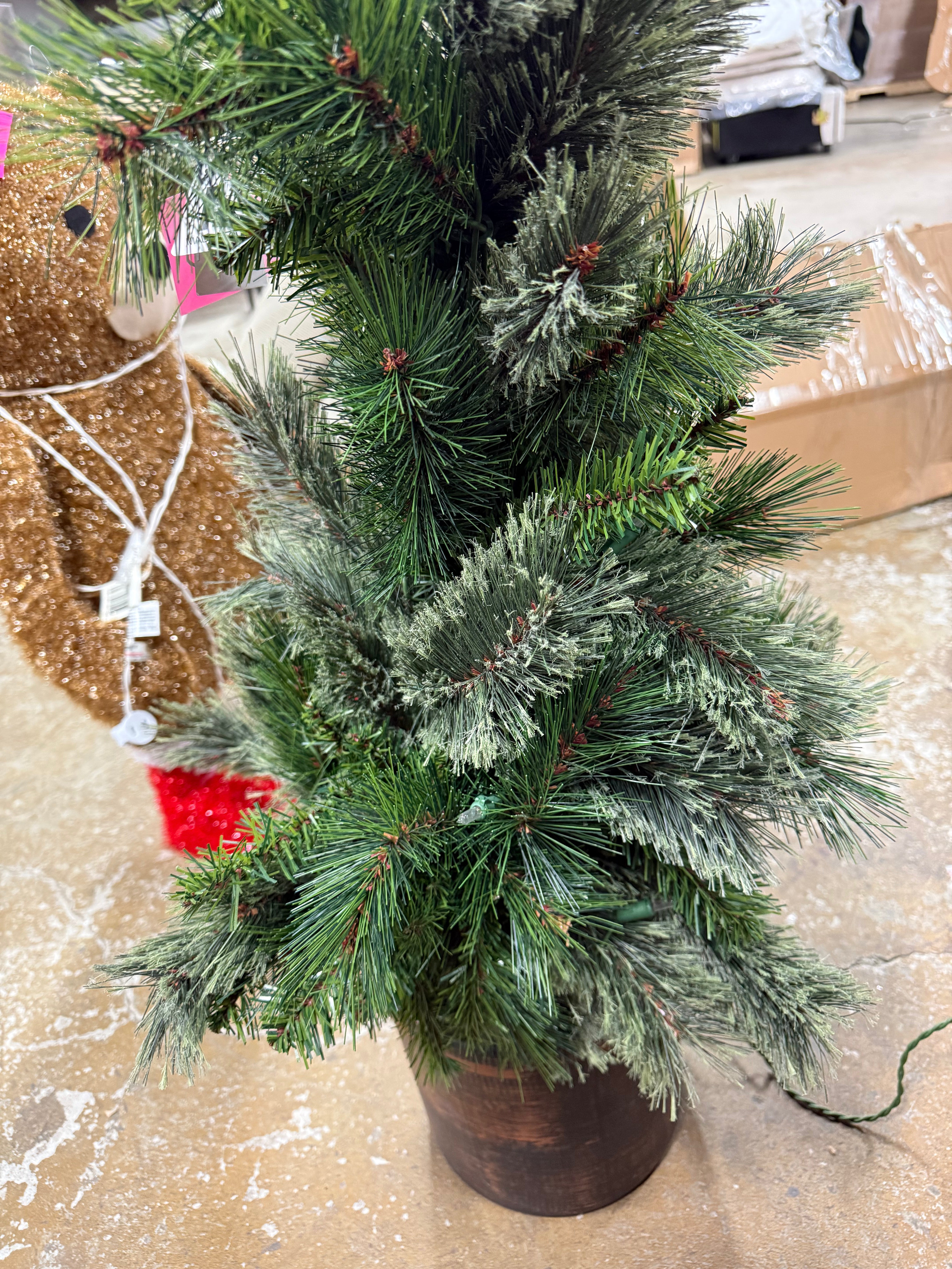 Potted Virginia Pine Pre Lit Tree 1-Piece