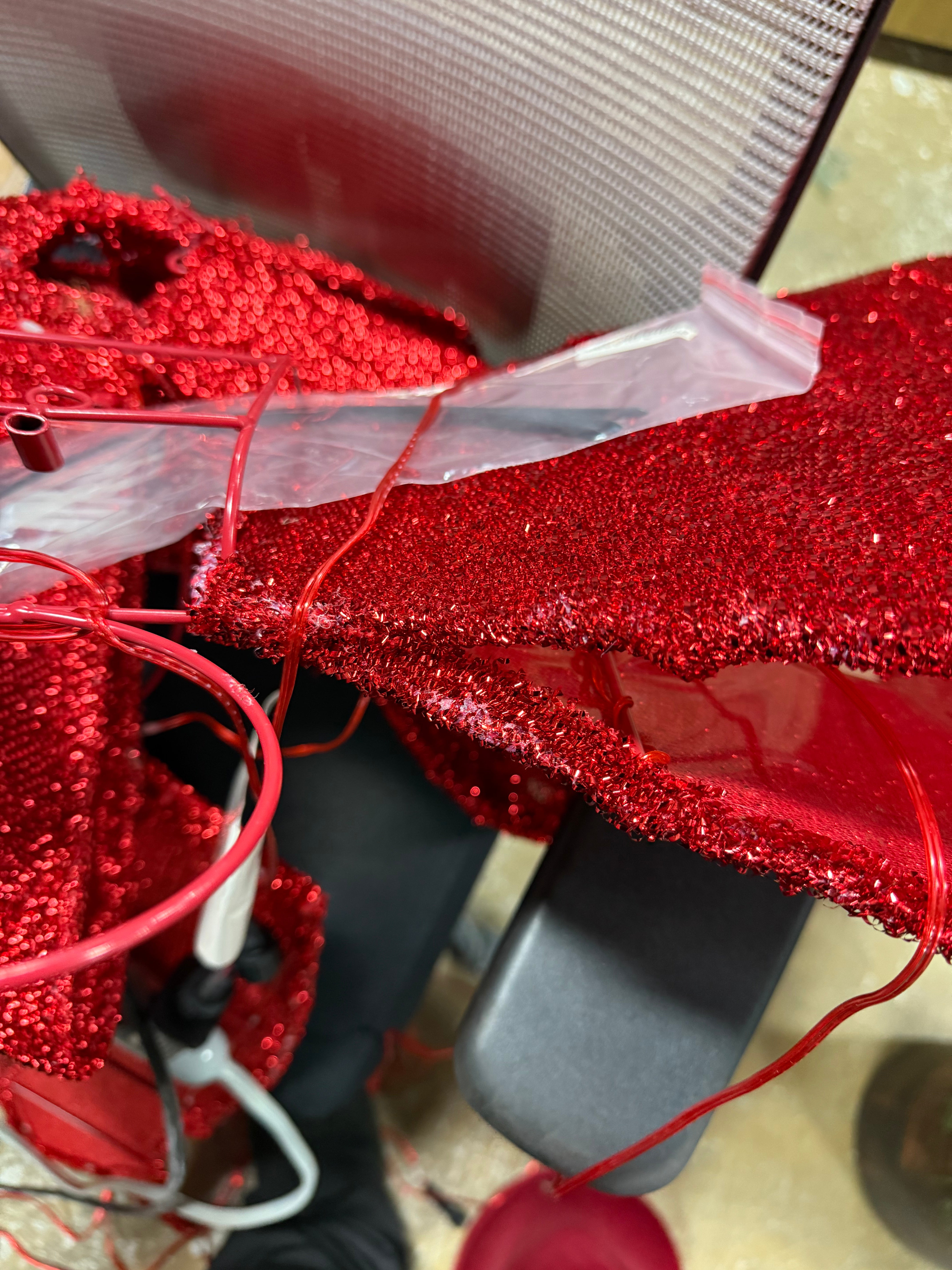 Lighted Christmas Tinsel Doorway Arch with Removable Bow for Roof Door Fireplace