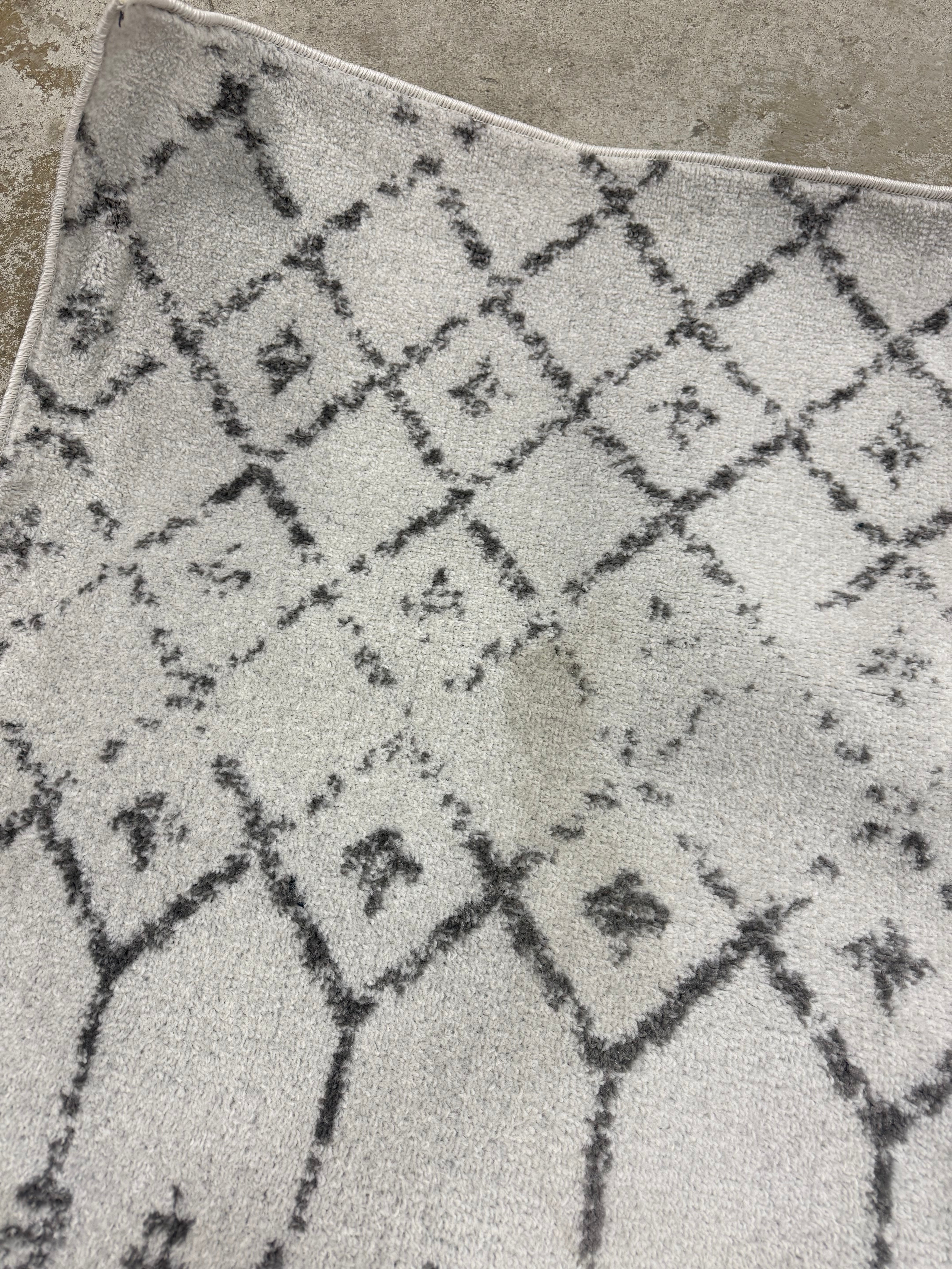 Moroccan Blythe Area Rug 6'7"x9'