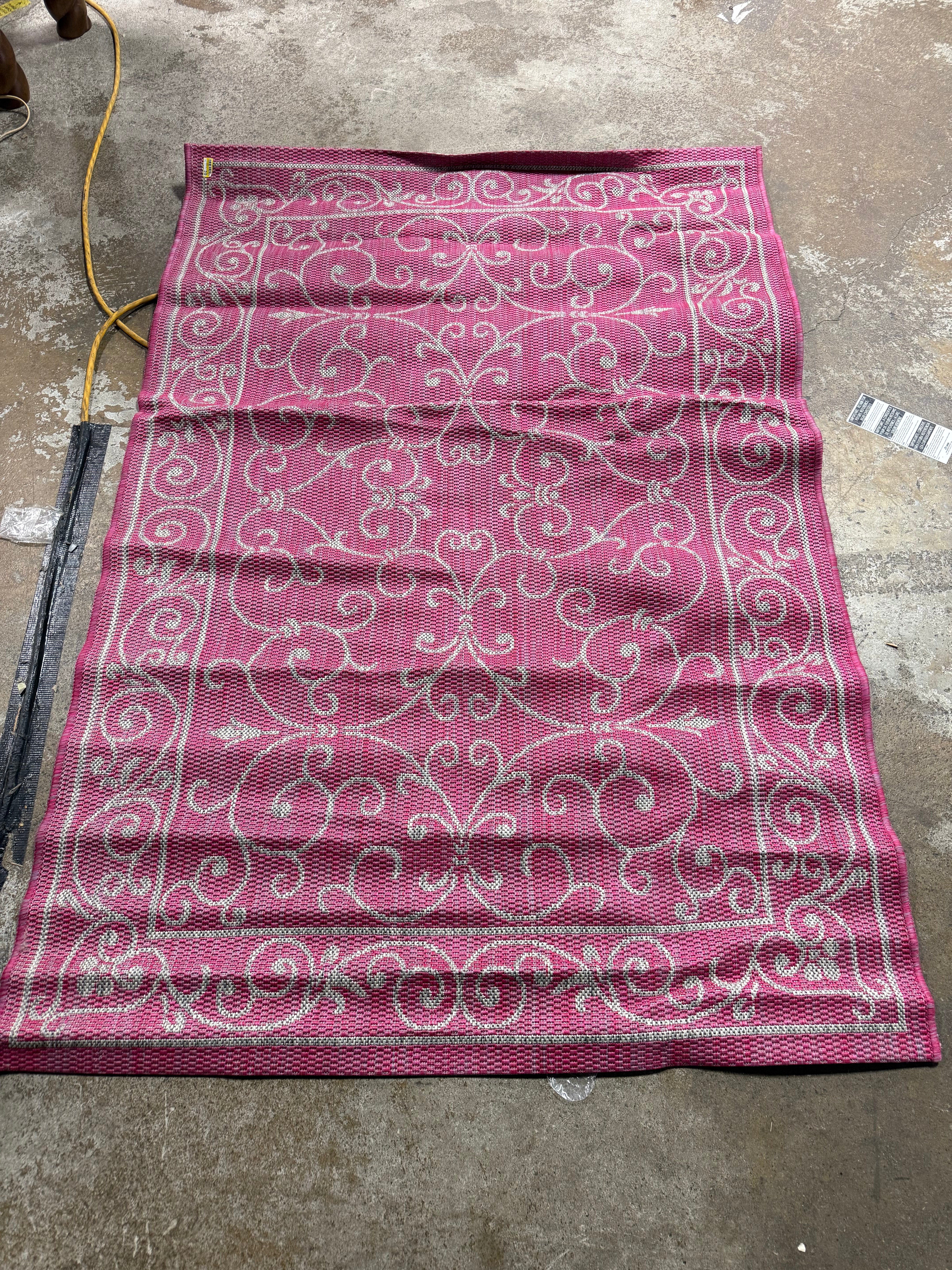 4x6 Fuchsia/Light Gray Rectangular Indoor/Outdoor Medallion French Country Pet Friendly Area rug