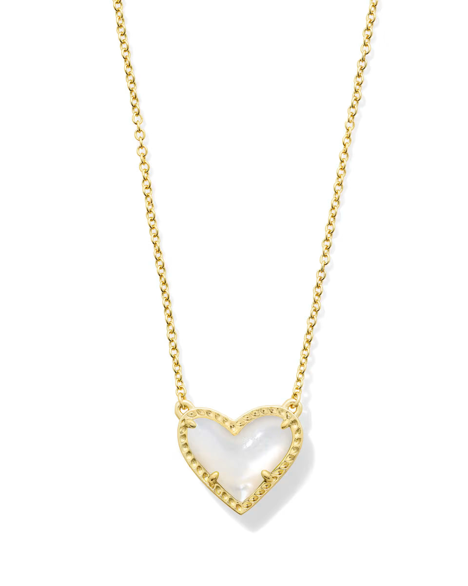 Ari Heart Gold Pendant Necklace in Ivory