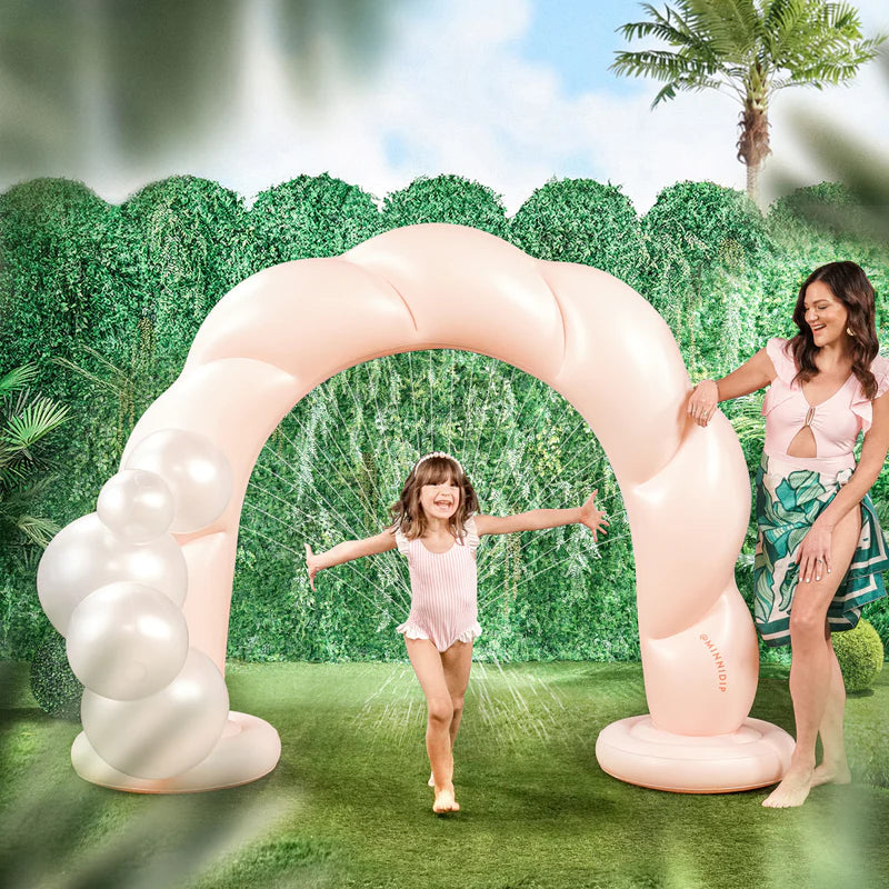The BLUSH TWIST Garland Arch Sprinkler