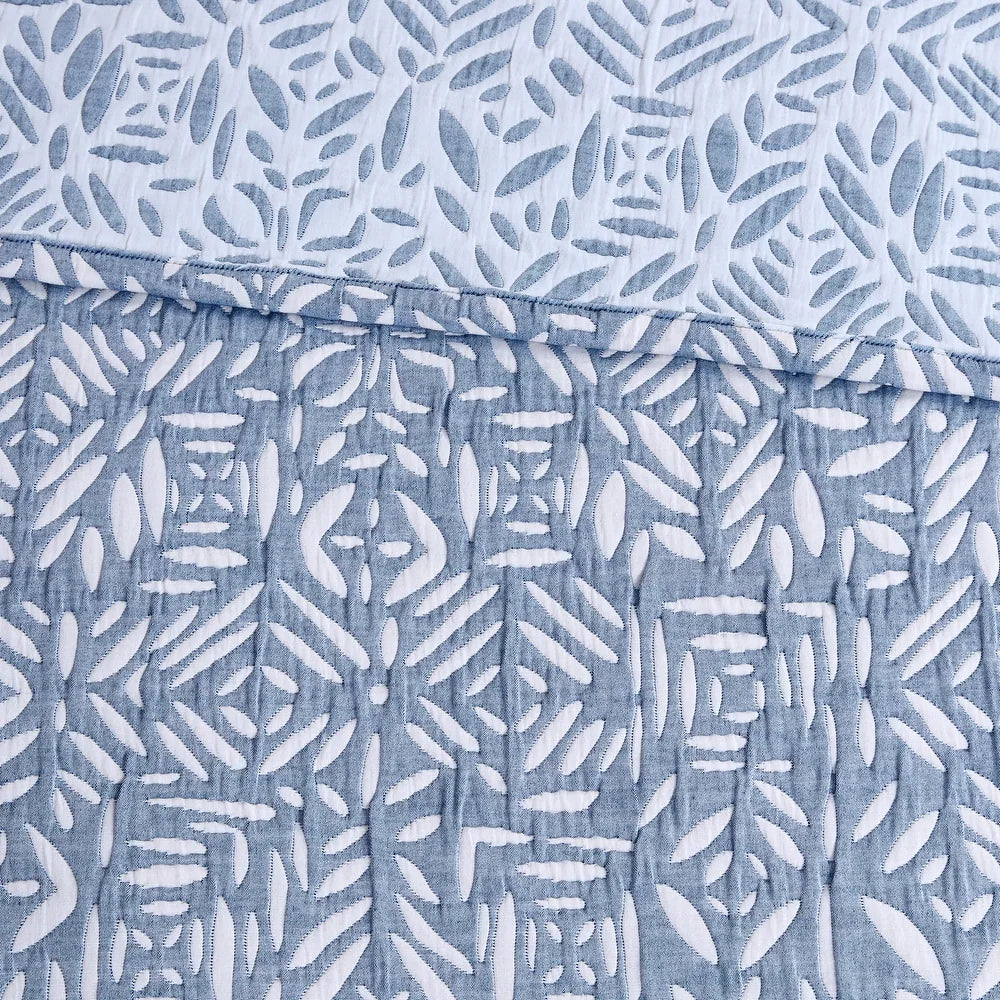 Harmony 4 Piece Oversized Reversible Matelasse Coverlet Set with Throw Pillow - Blue - Queen