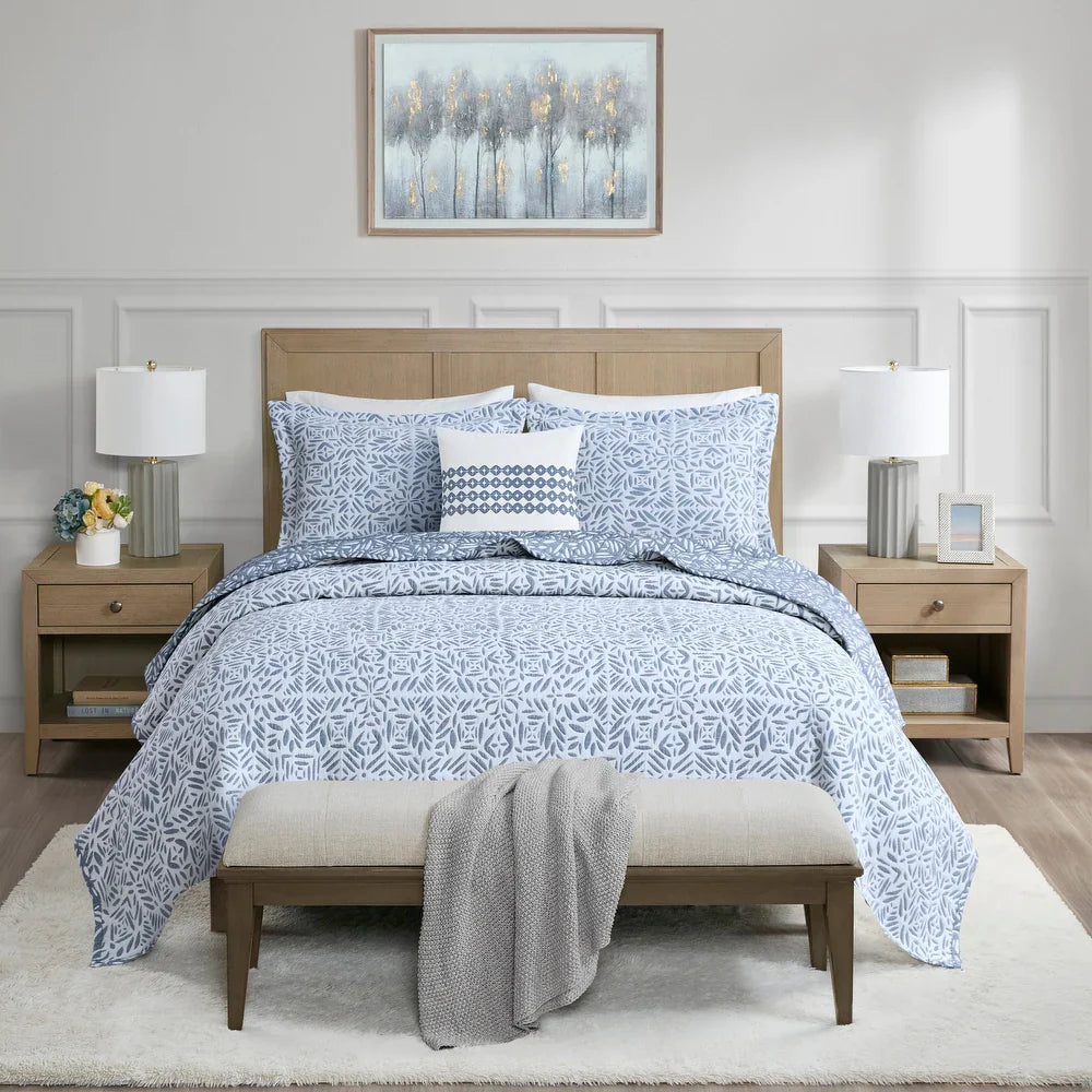Harmony 4 Piece Oversized Reversible Matelasse Coverlet Set with Throw Pillow - Blue - Queen