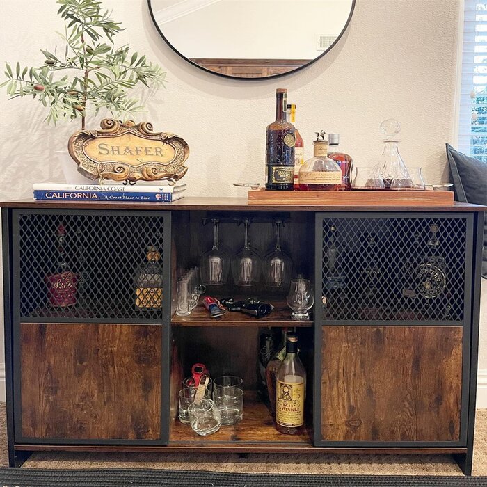 Mera Sideboard