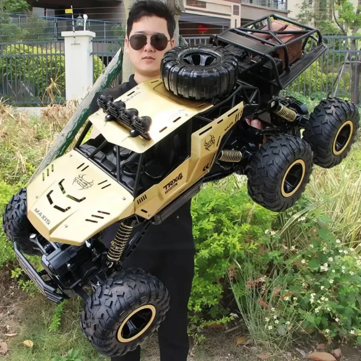 Metal Car Large 6 Wheel 4WD RC Truck Oversized RC Car Metal Alloy Body Remote Control Offroad 4x4 Vehicles Electric Toys