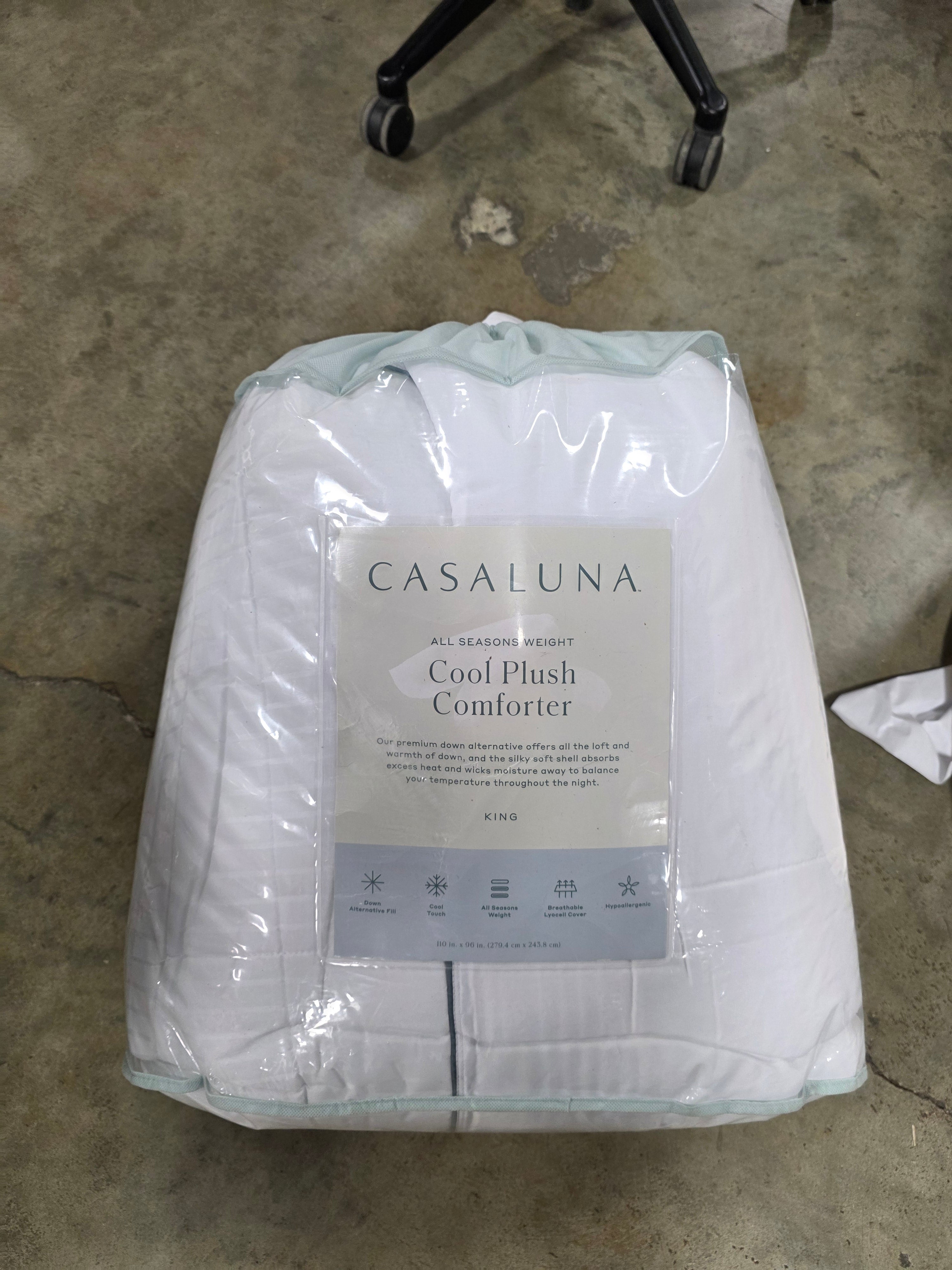 All Seasons Cool Plush Down Alternative Comforter King