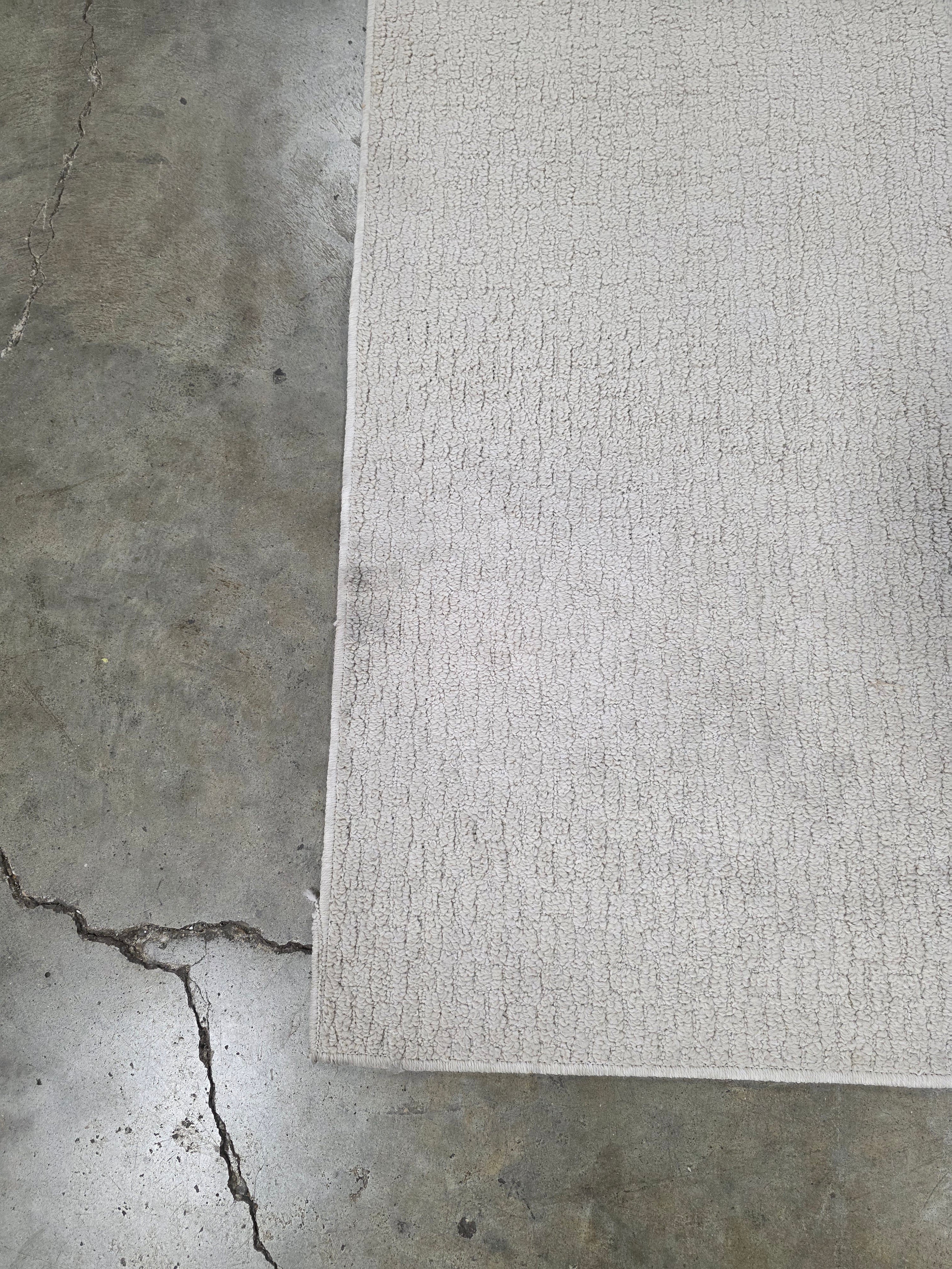 Washable Solid Machine Tufted Rug 5'x7'