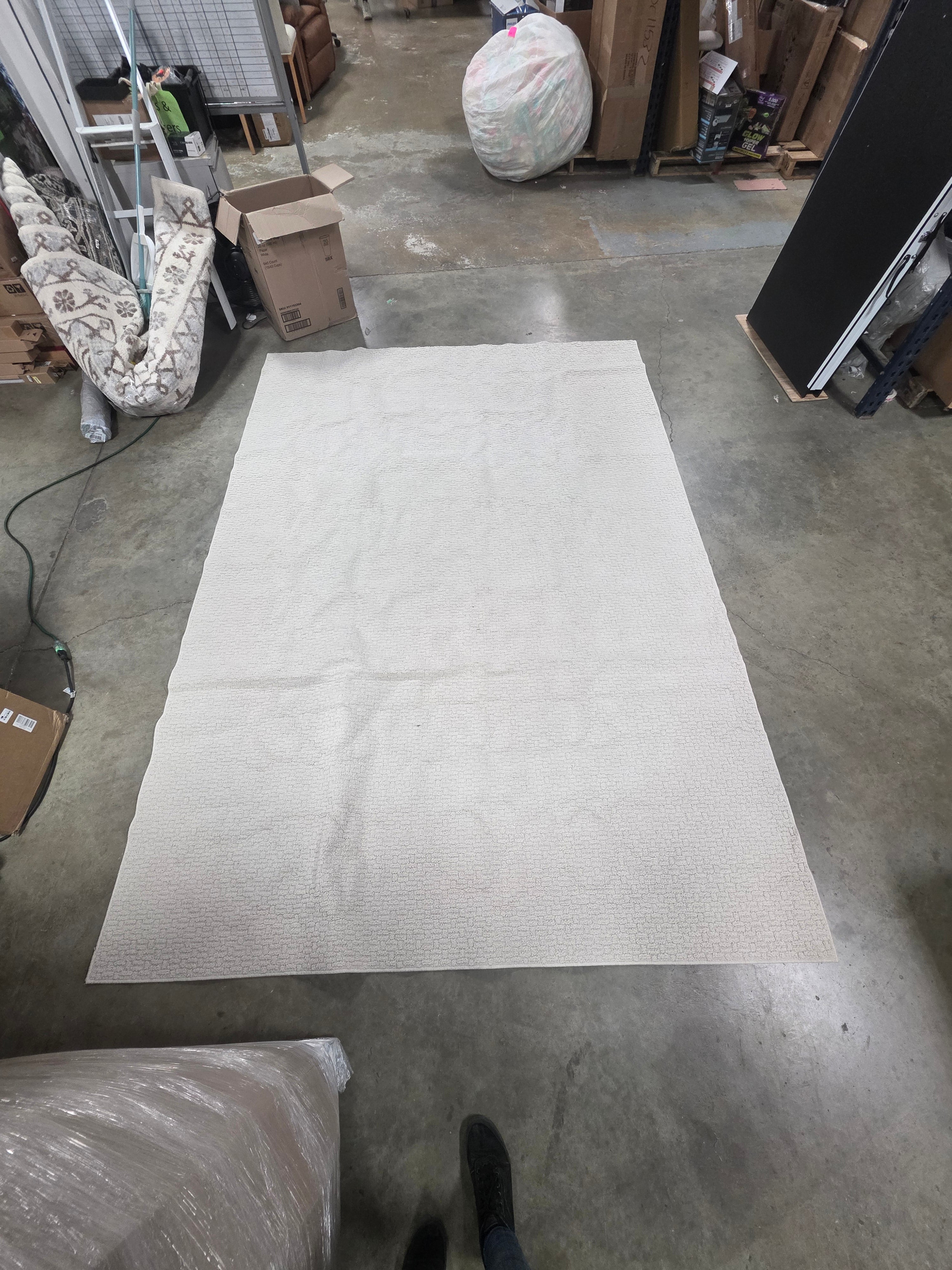 Washable Solid Machine Tufted Rug - 7'X10'
