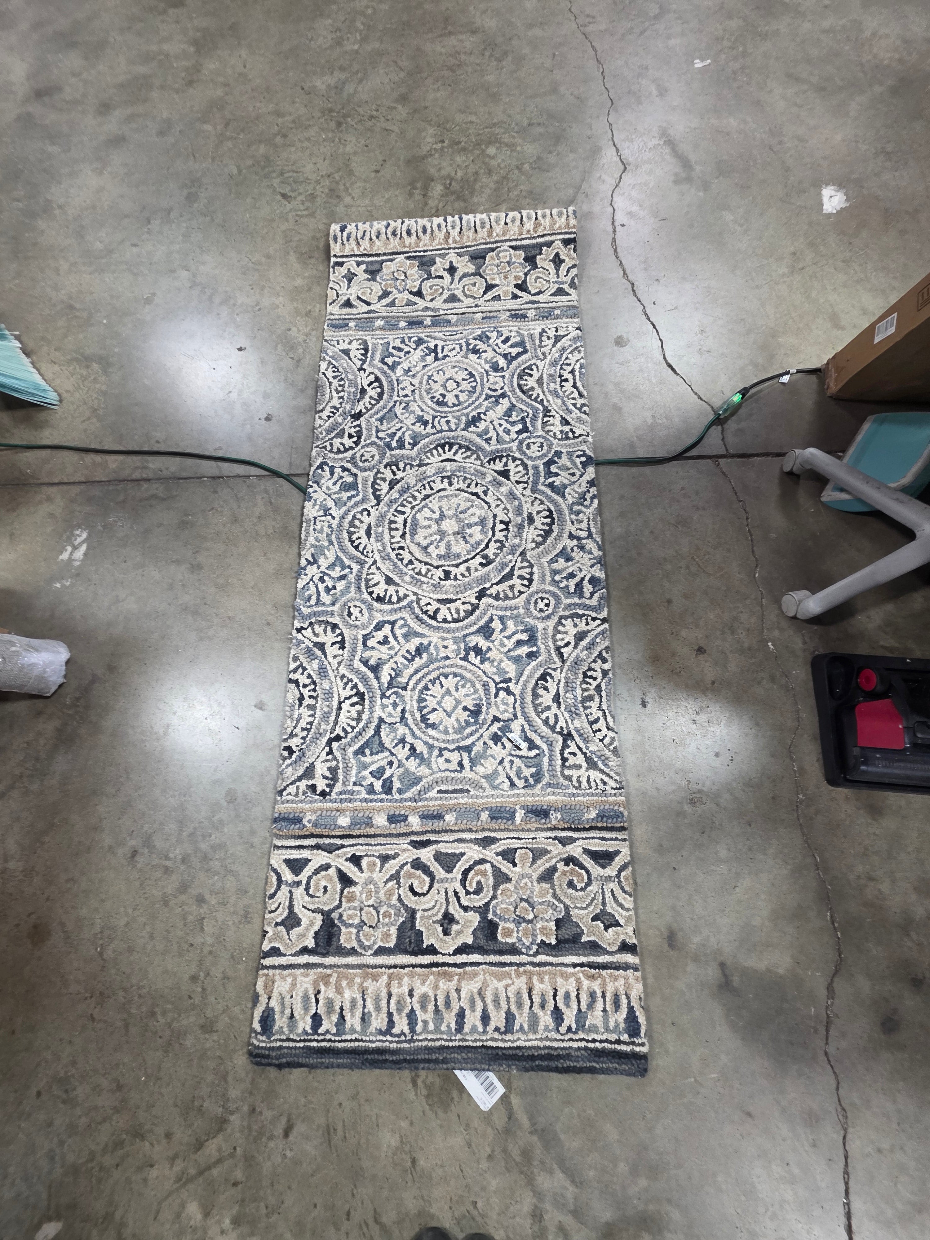 Floral Belfast Tufted Rug 2'3"x7'