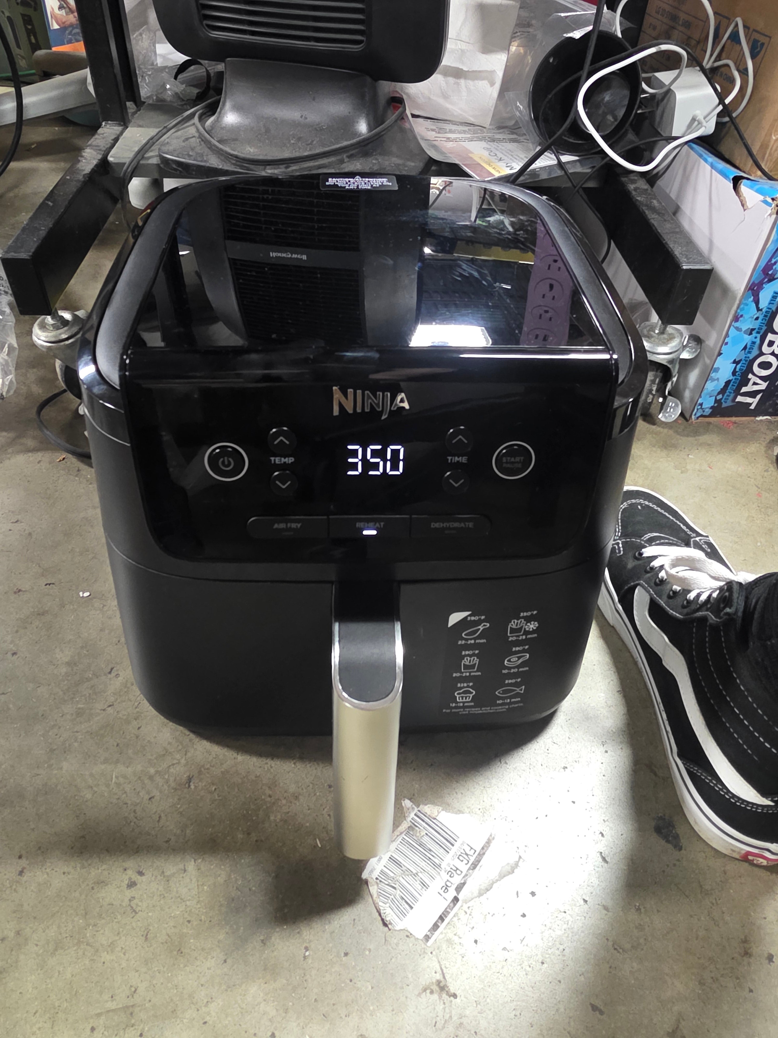Air Fryer Pro 4-in-1 : Dishwasher-Safe Parts, Gray, Metal & Plastic