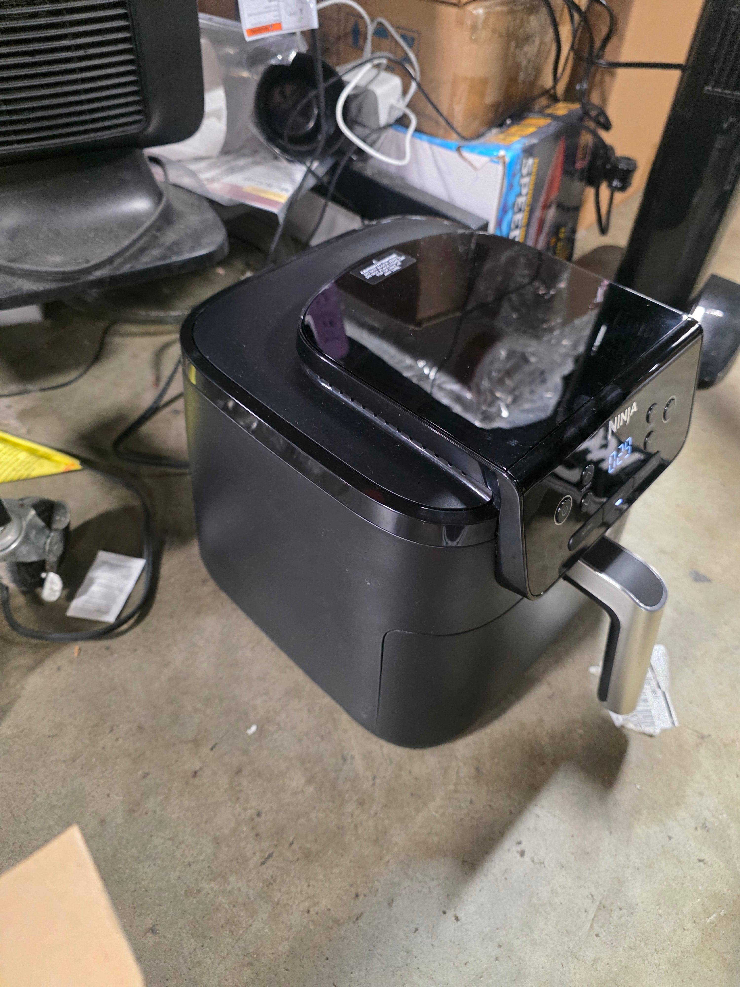Air Fryer Pro 4-in-1 : Dishwasher-Safe Parts, Gray, Metal & Plastic