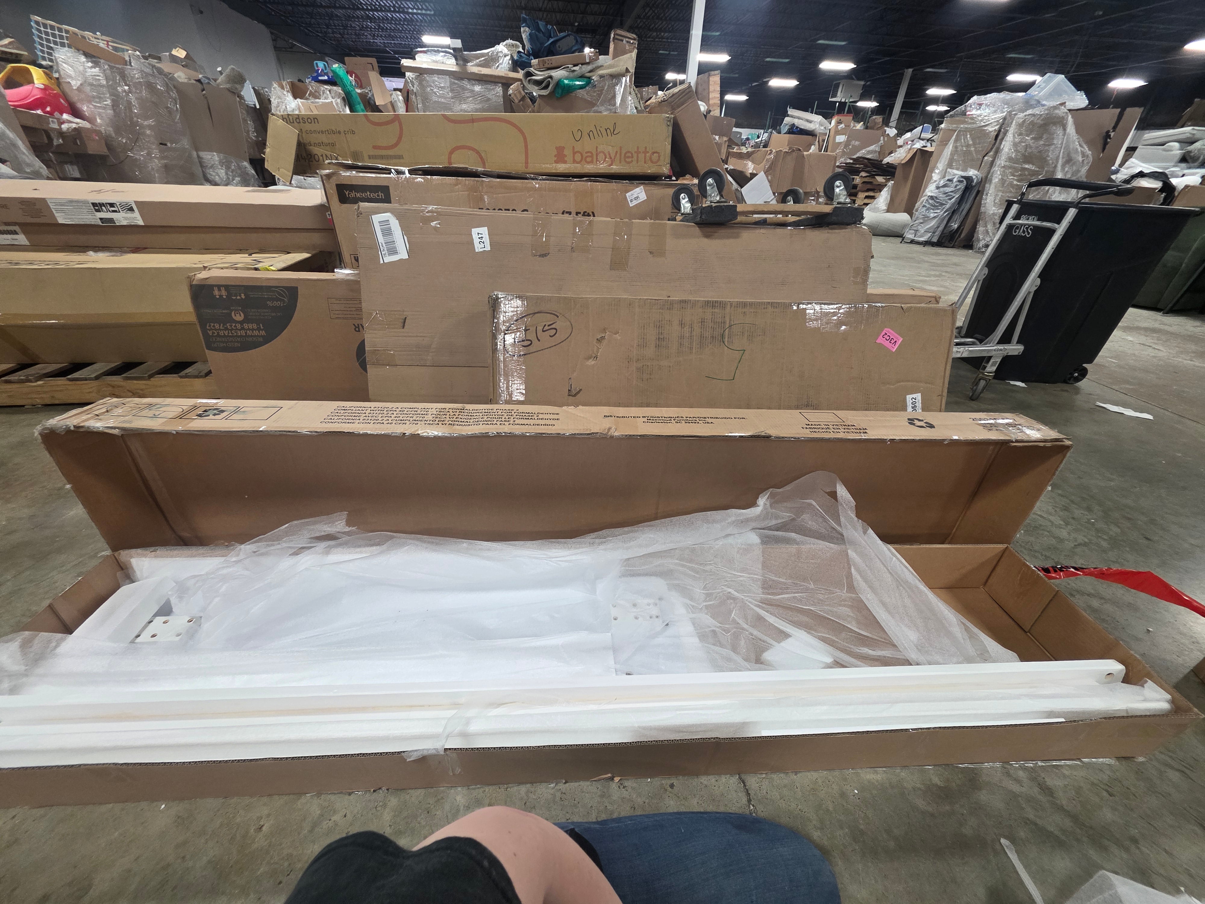 Max and Lily TWIN Mid-Century Modern Solid Wood Platform Bed