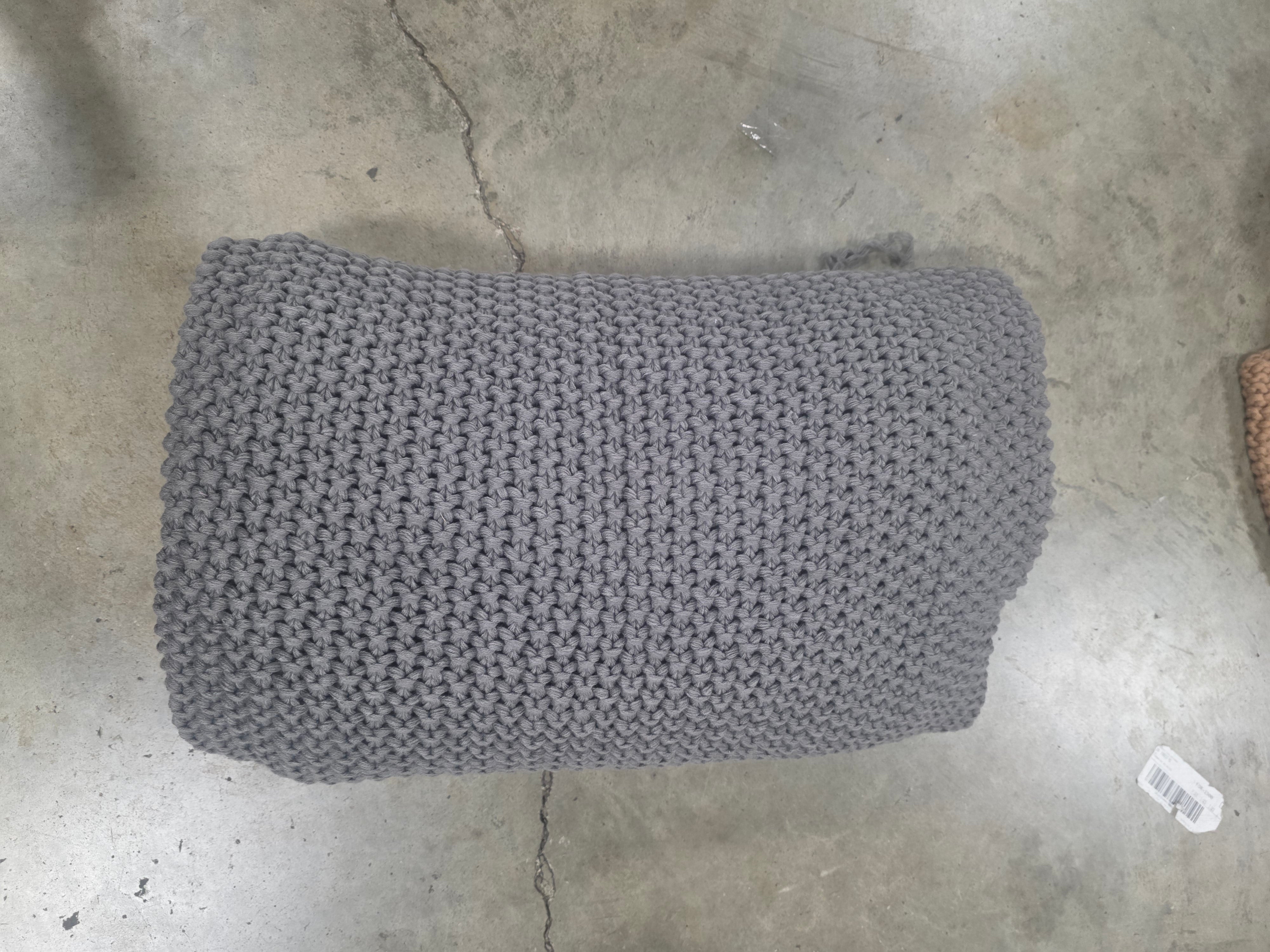Chunky Knit Bed Blanket - Full/Queen