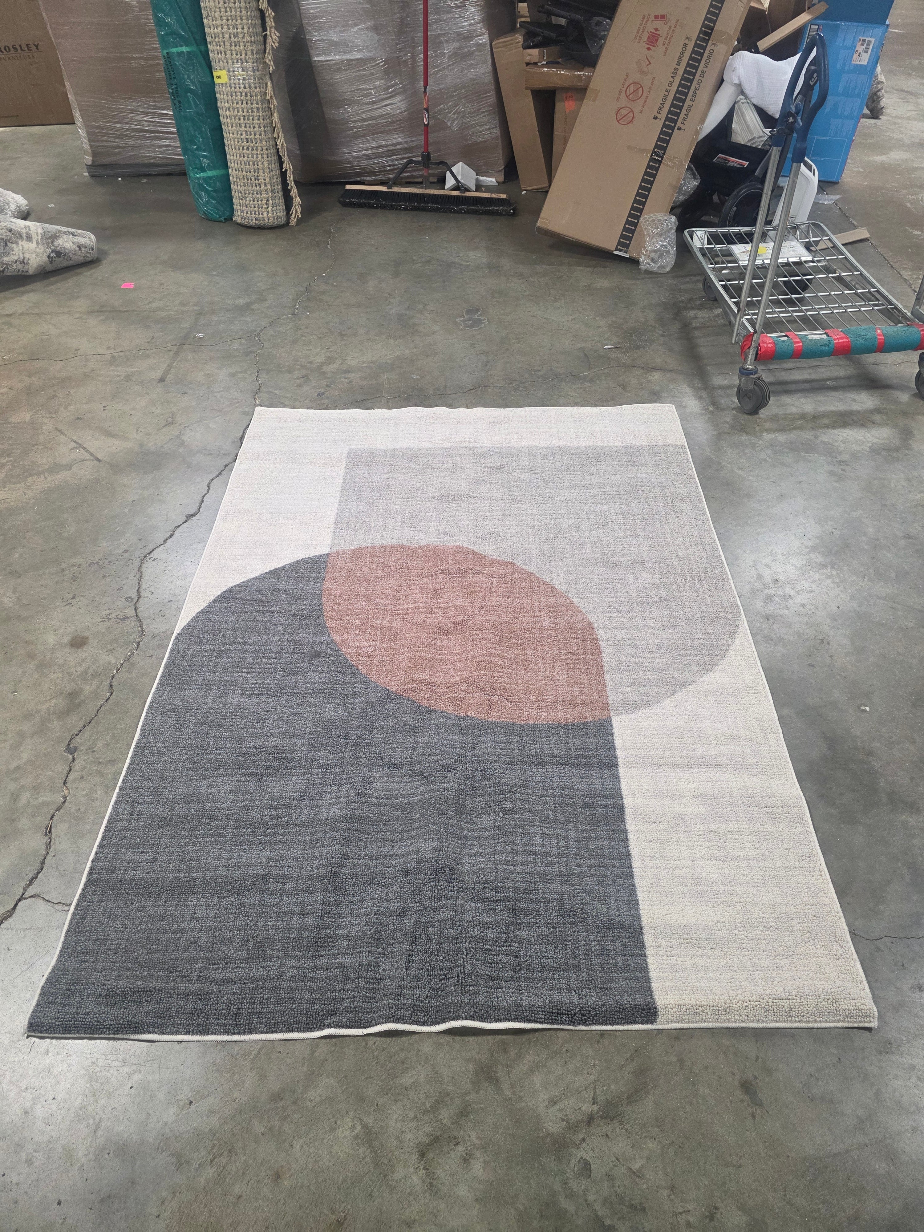 Abstract Geometric Area Rug - 5'x7'