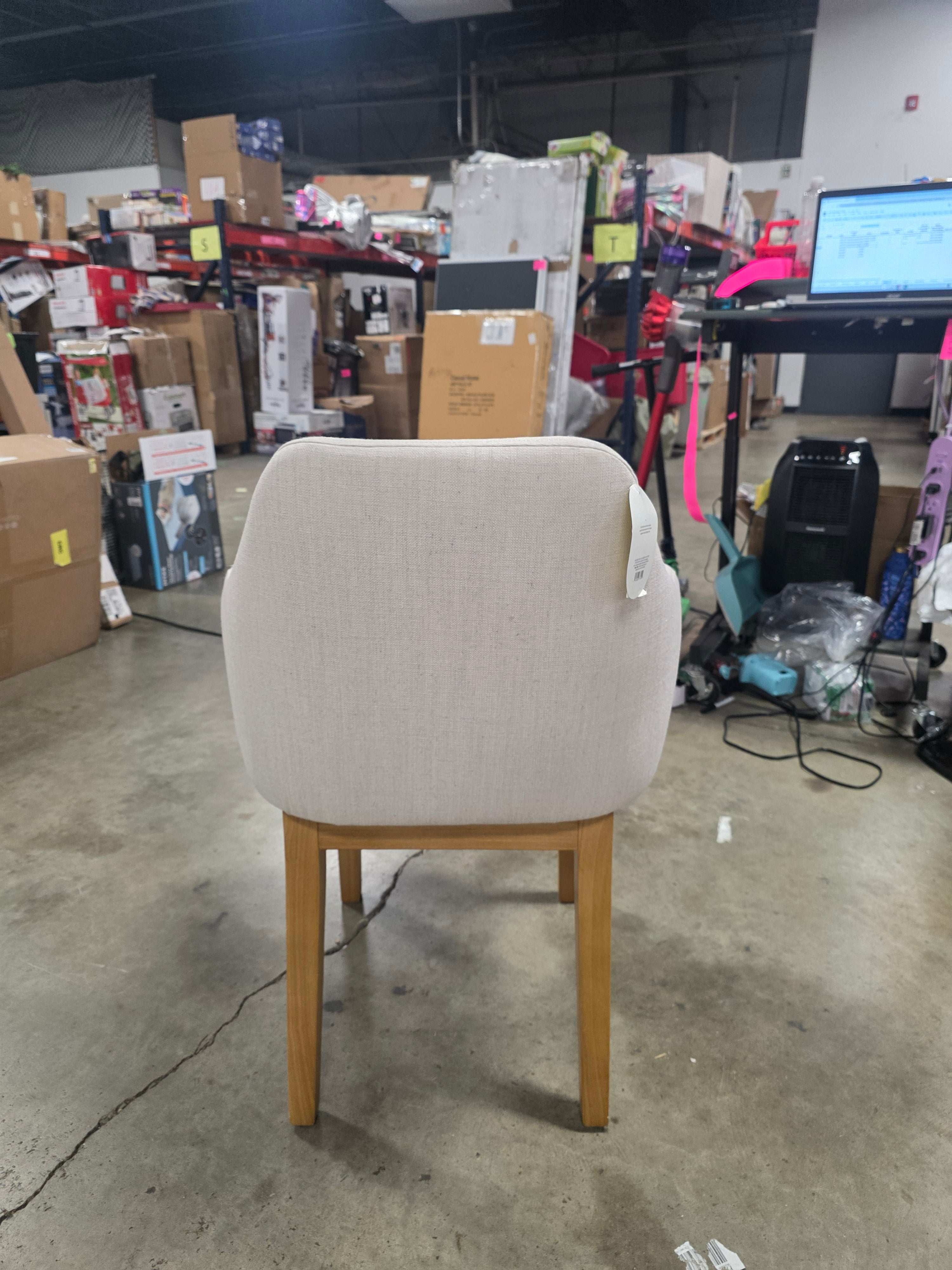 Kinston Curved Back Upholstered Dining Chair
