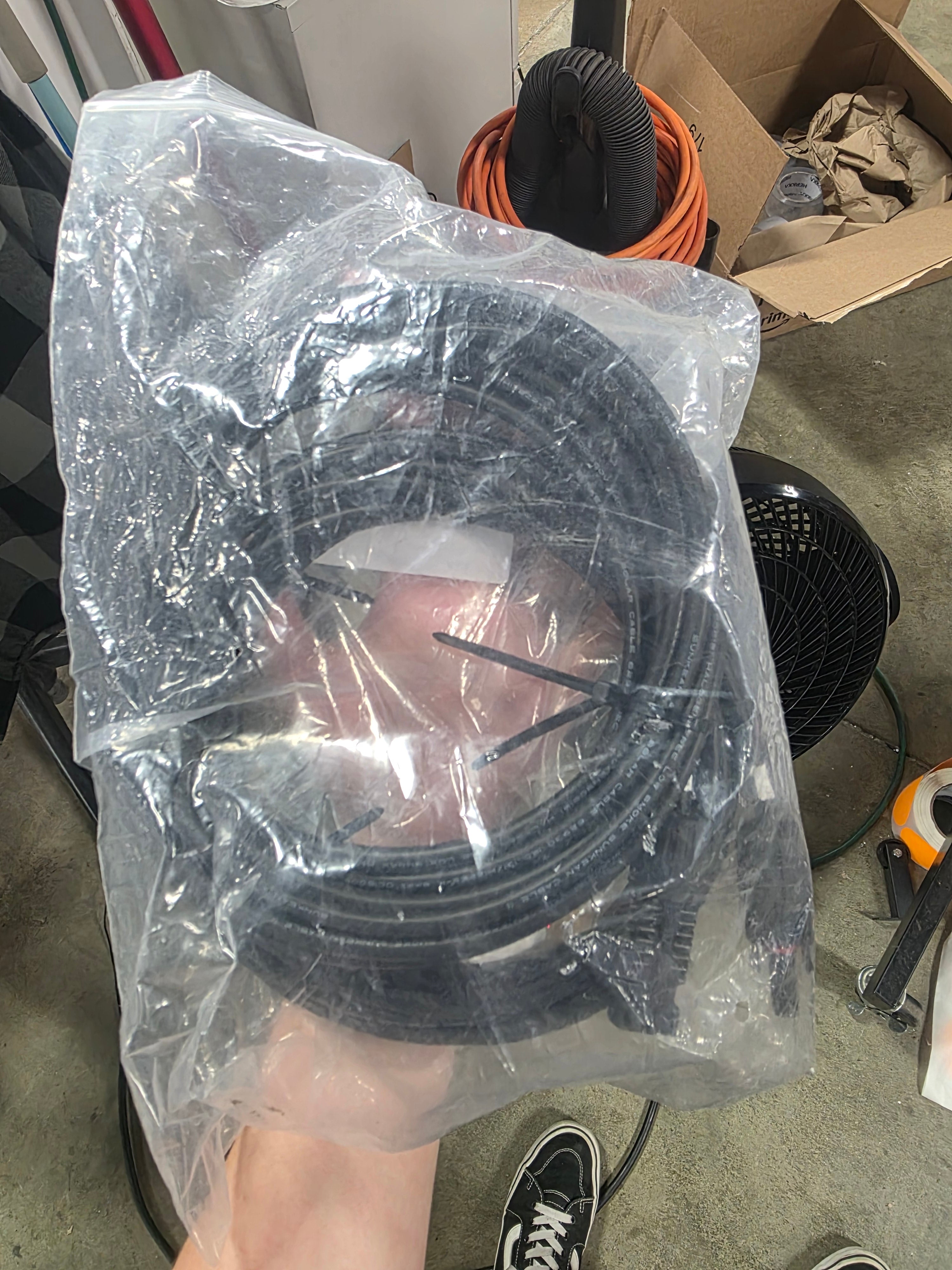 Solar Panel Extension Cable with Male and Female Connectors, 1 Pair (Red and Black)