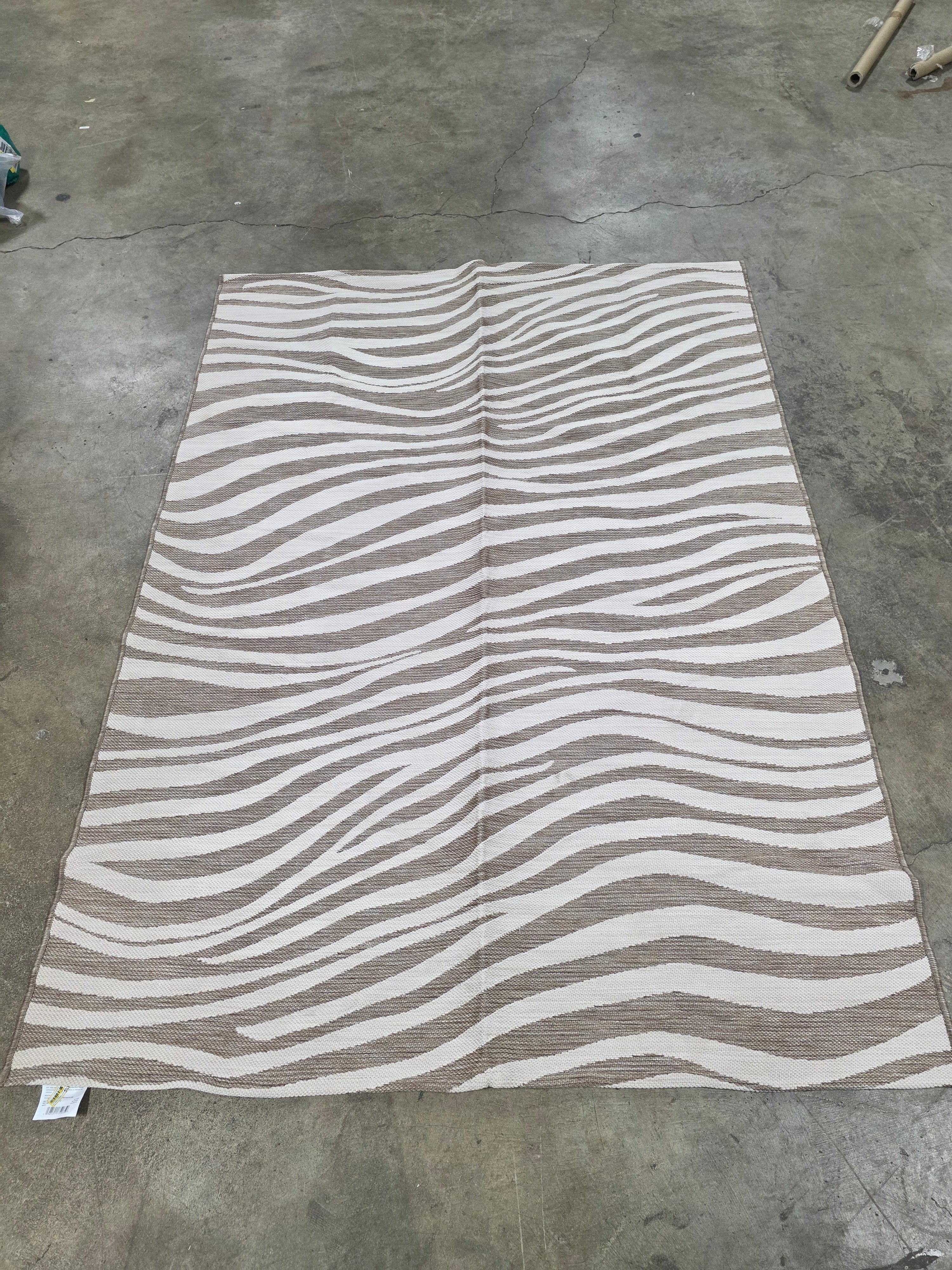 Wavy Lines Outdoor Area Rug Beige/Natural Brown 5'x7'