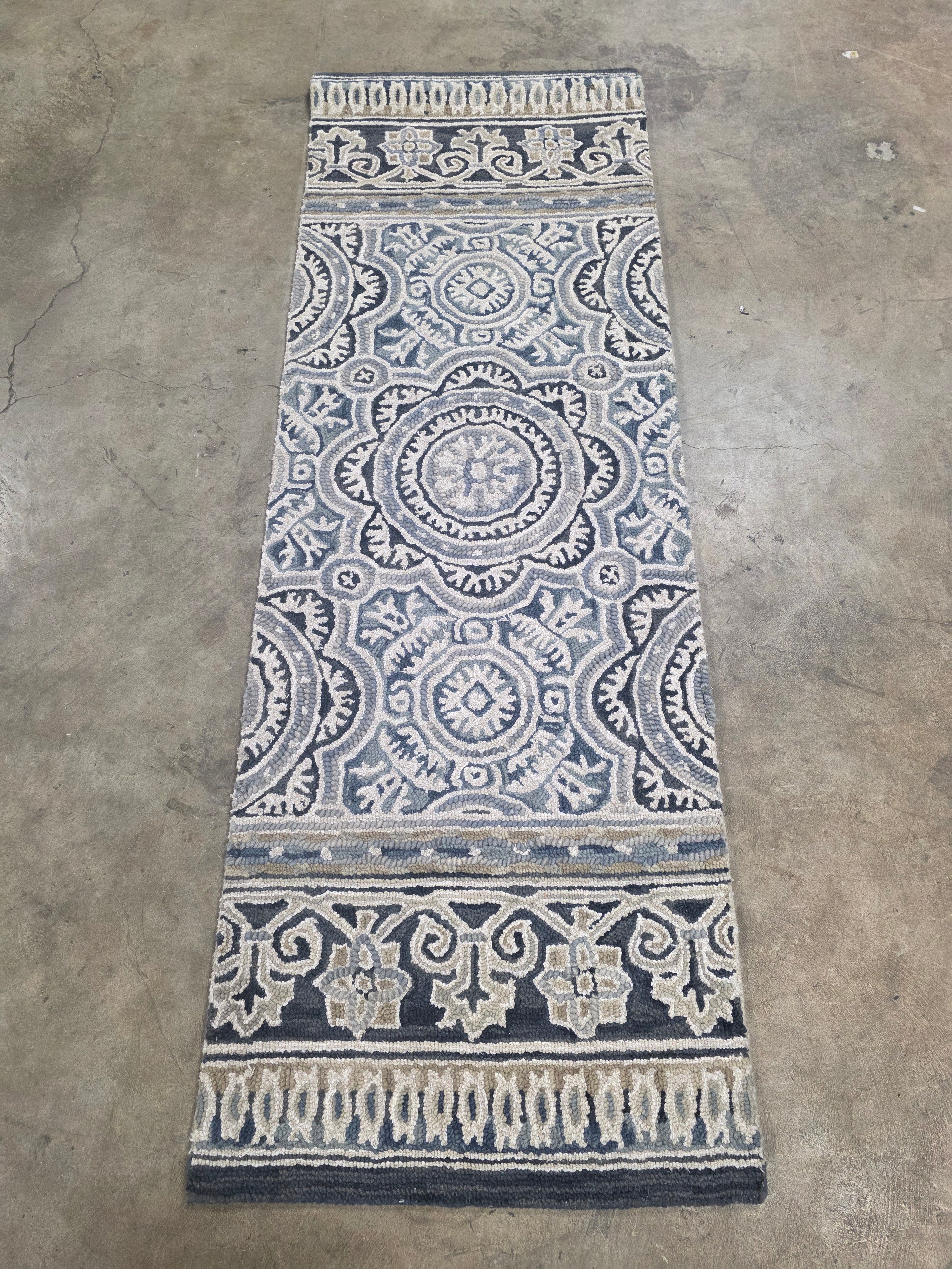 Floral Belfast Tufted Rug 2'3"x7'