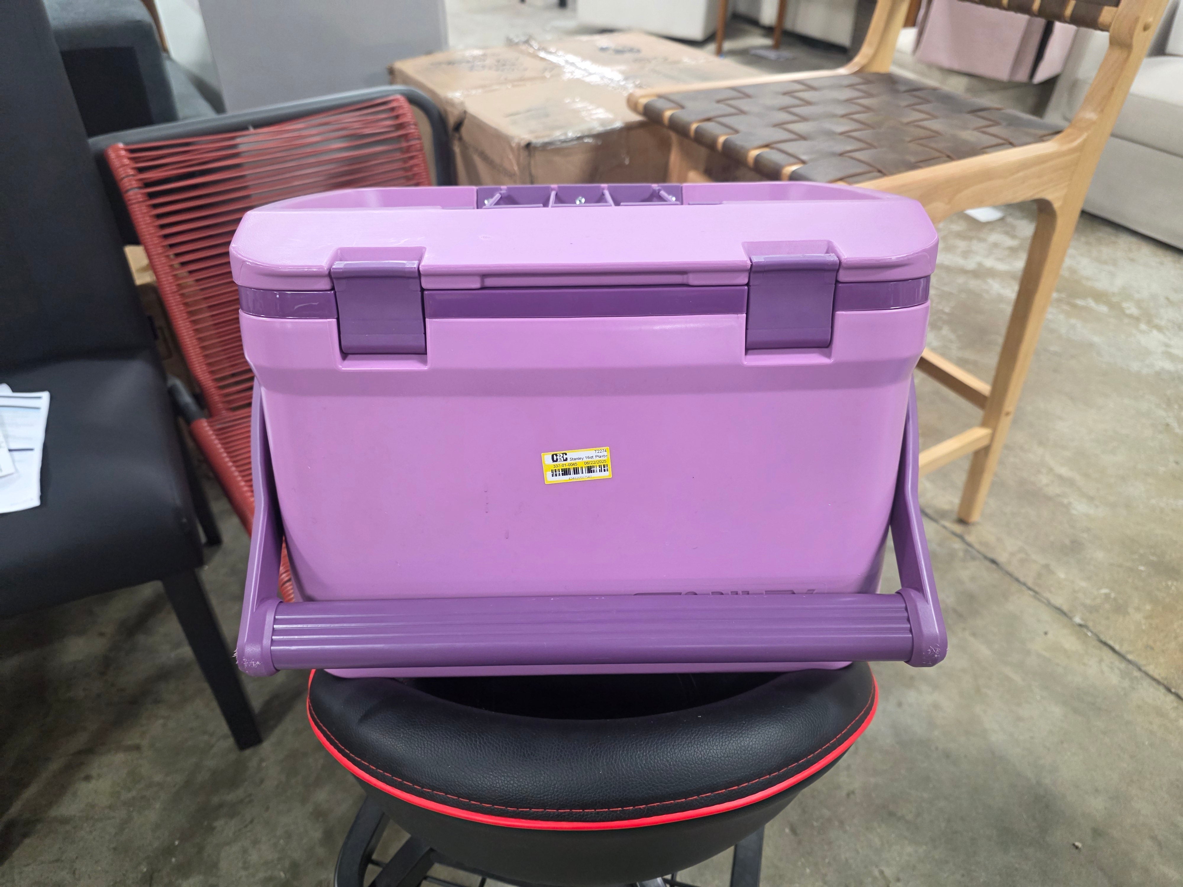 Plastic Easy-Carry Outdoor Cooler