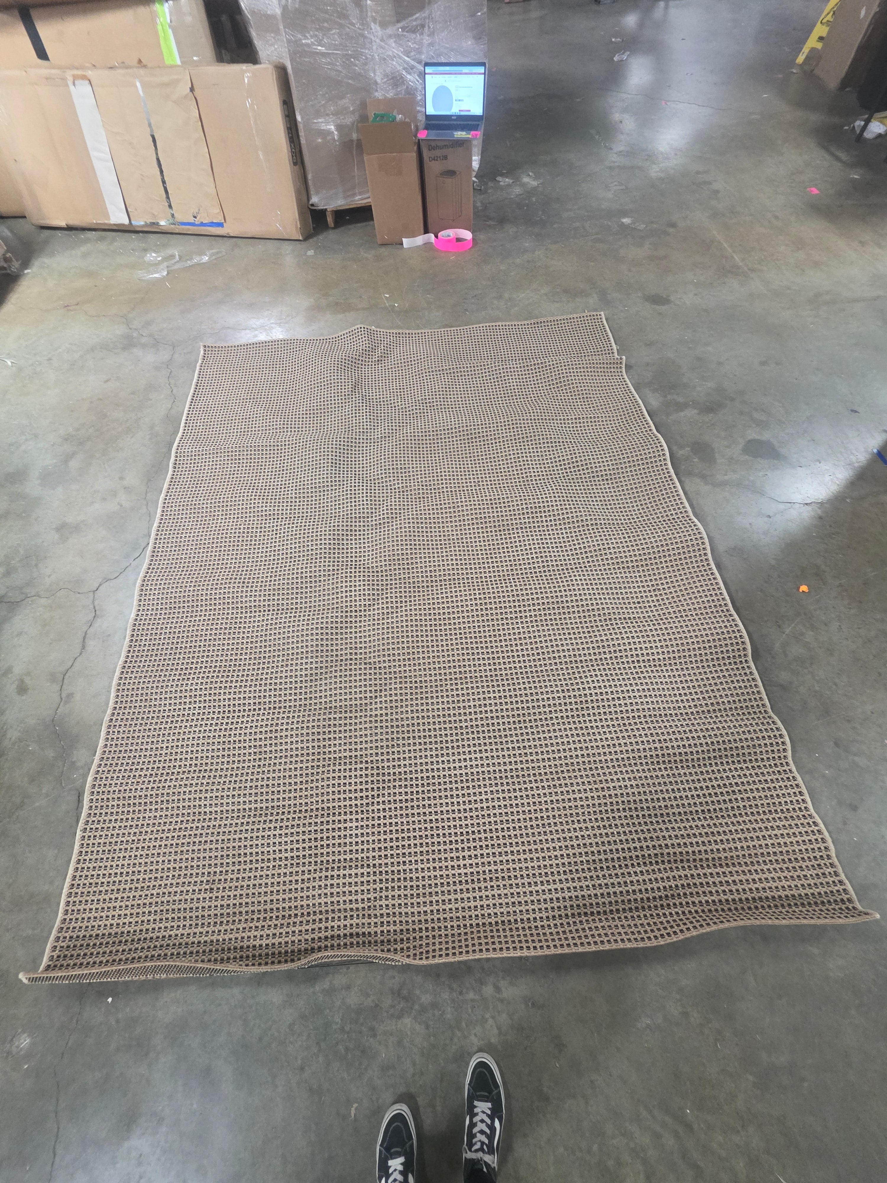 Micro Grid Rectangular Woven Indoor Outdoor Area Rug - 7x10'