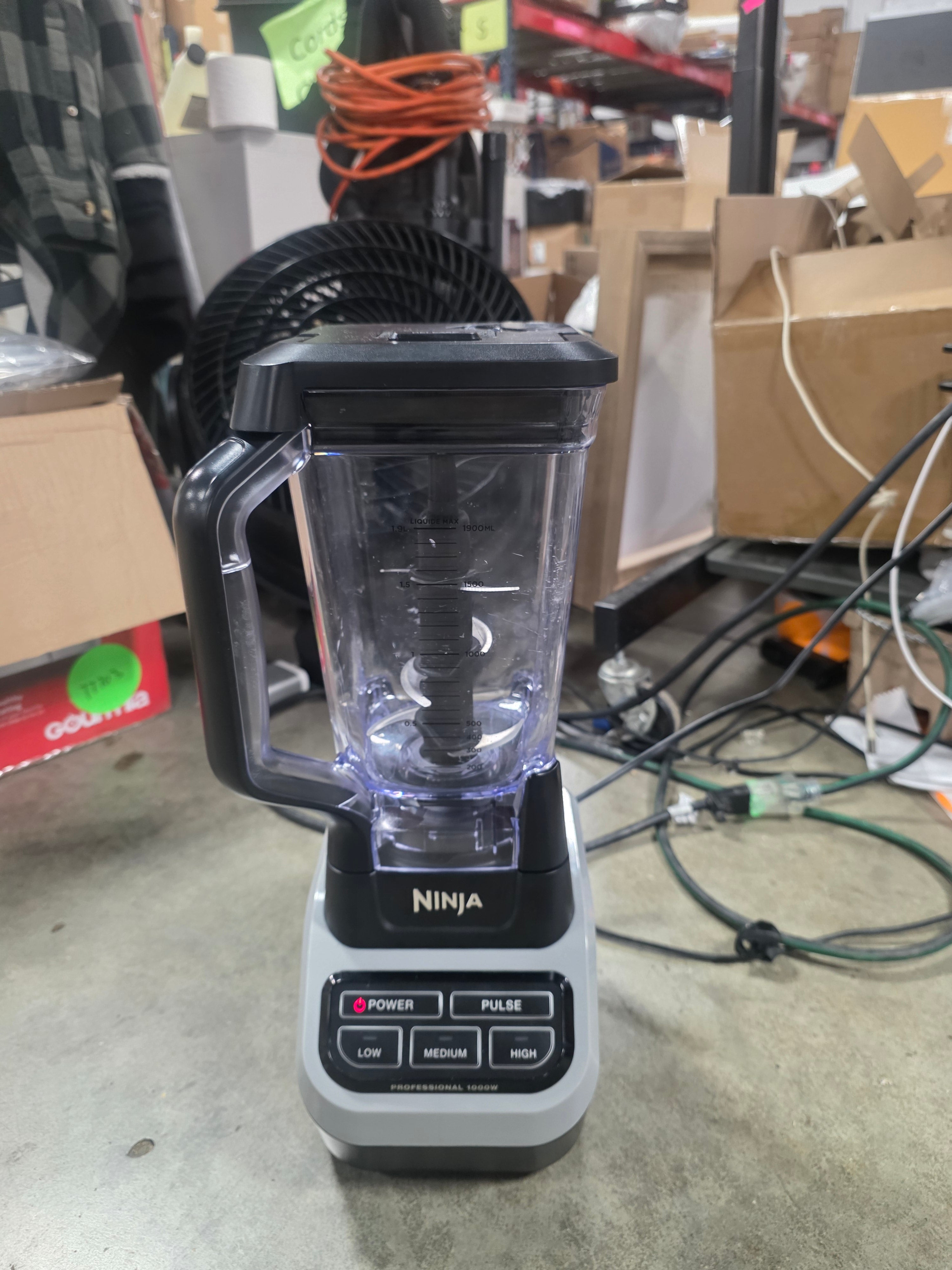 Professional Blender : Smoothie & Ice Crusher, 6-Blade Tech, 3 Speeds