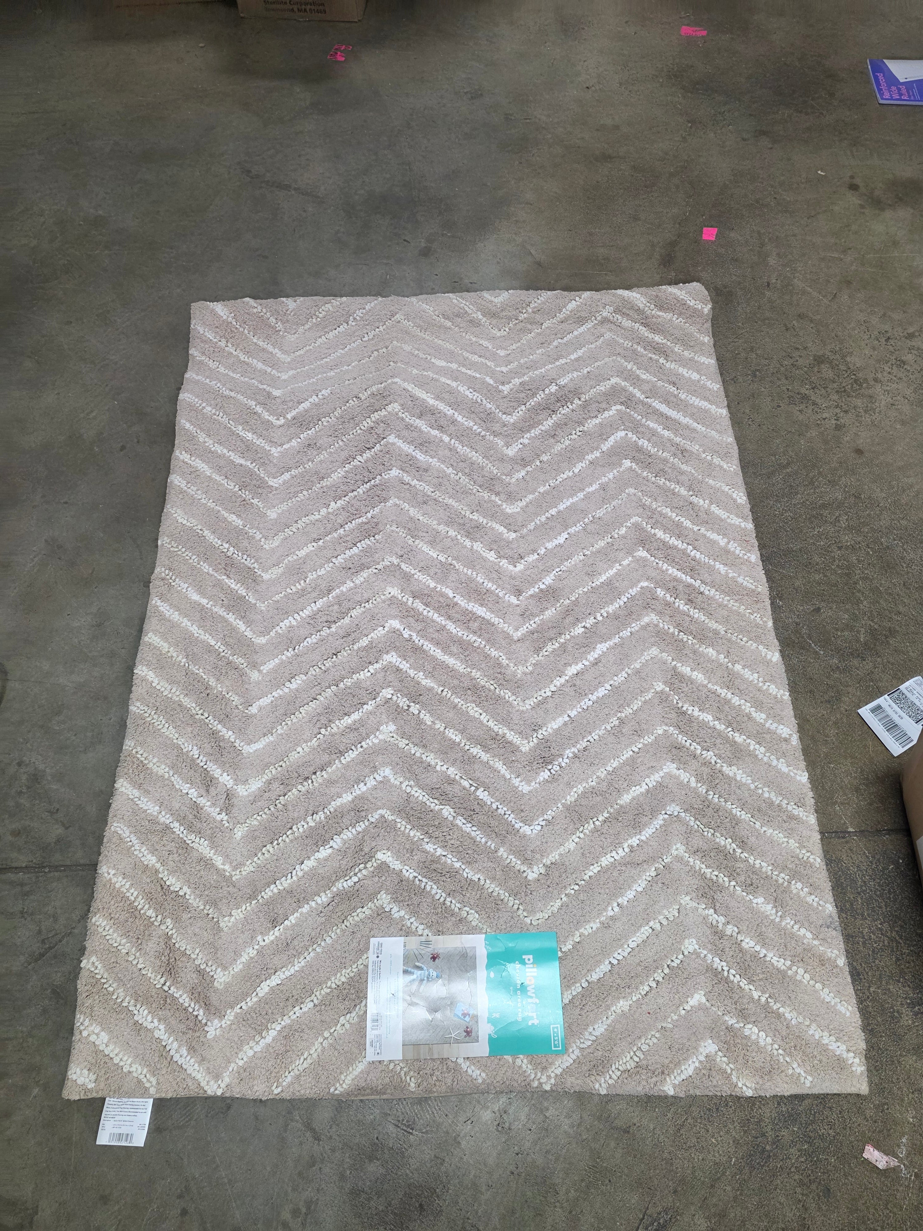 Tufted Cotton Chevron Kids' Rug - 4'x5'6"
