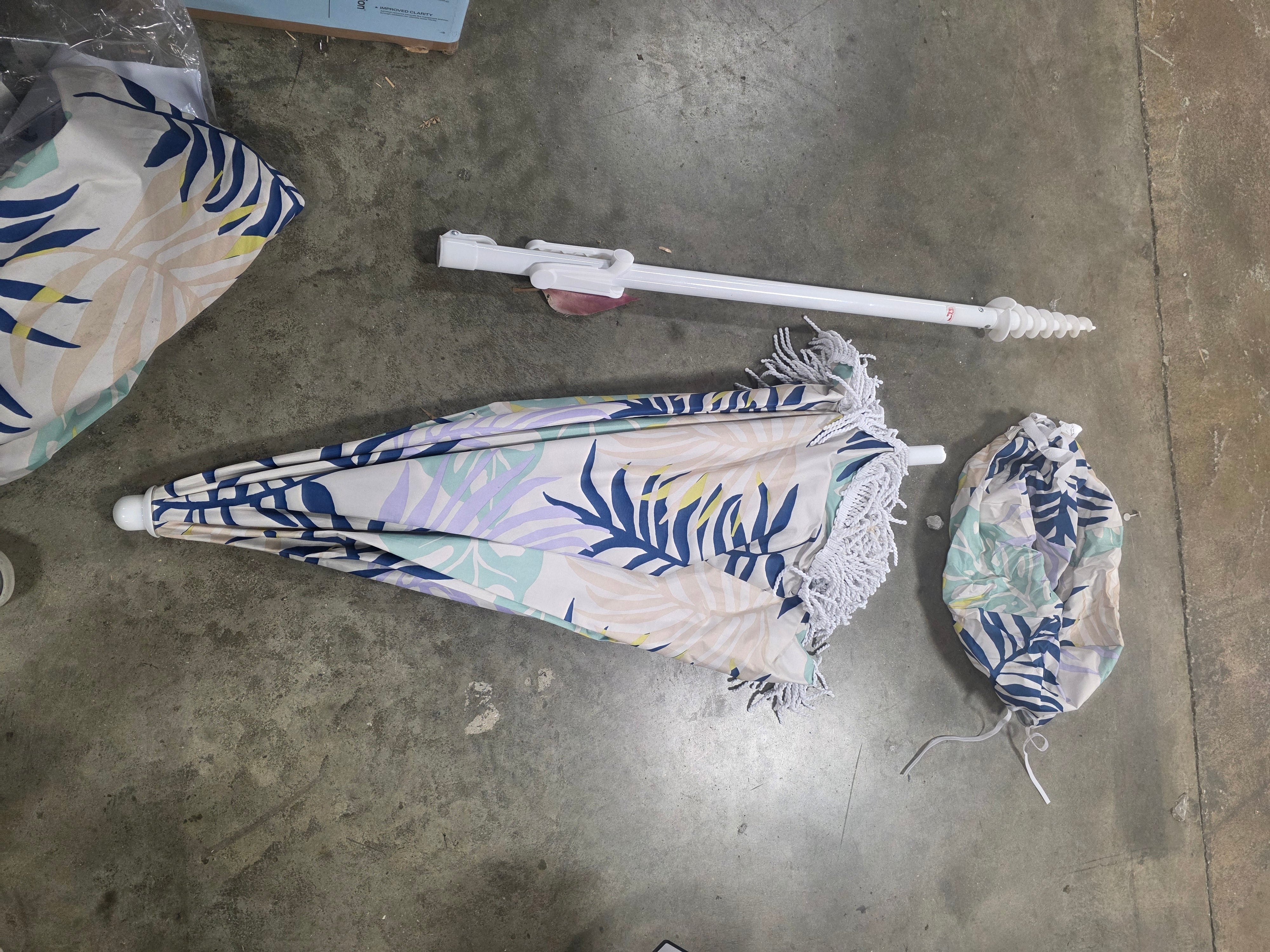 Outdoor Patio Beach Umbrella with Fringe