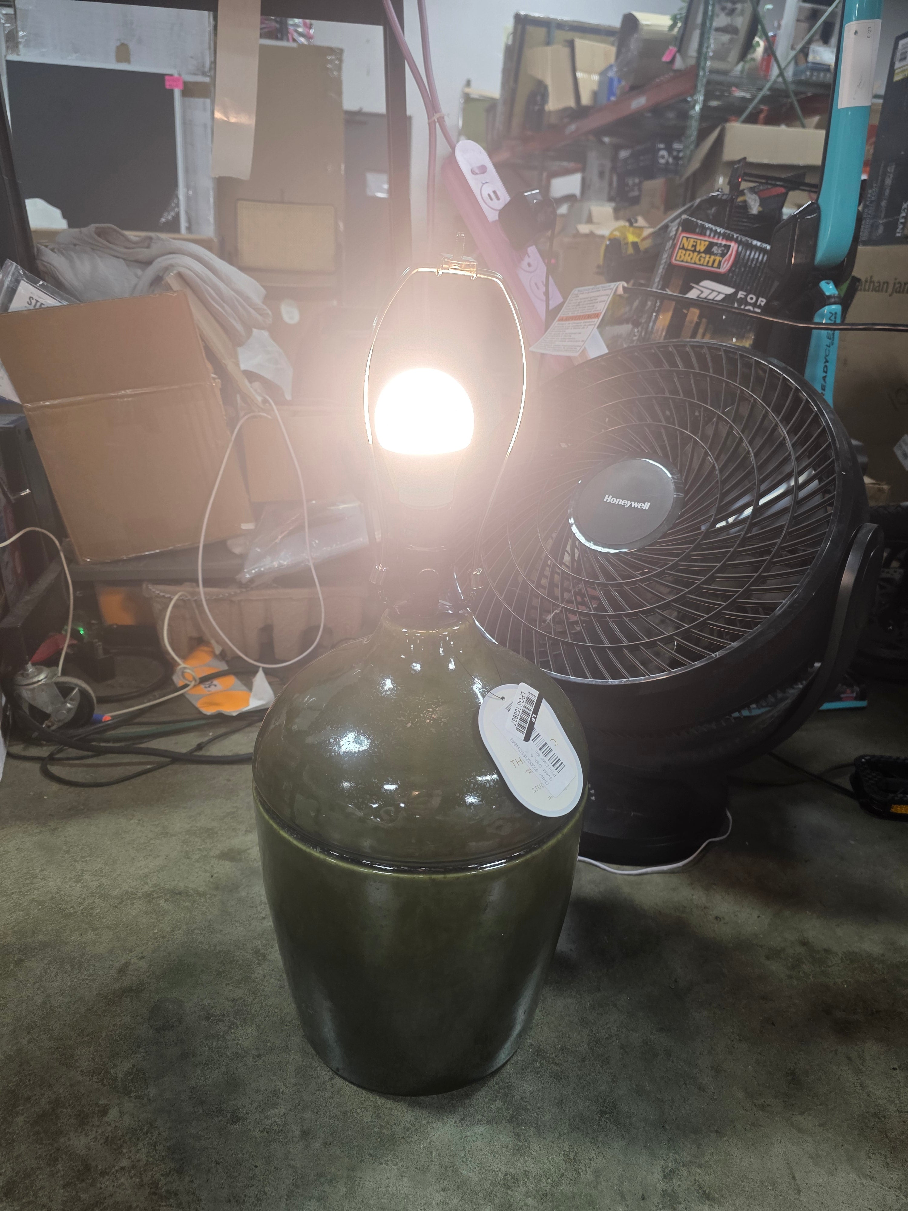 Medium High Gloss Ceramic Table Lamp Green