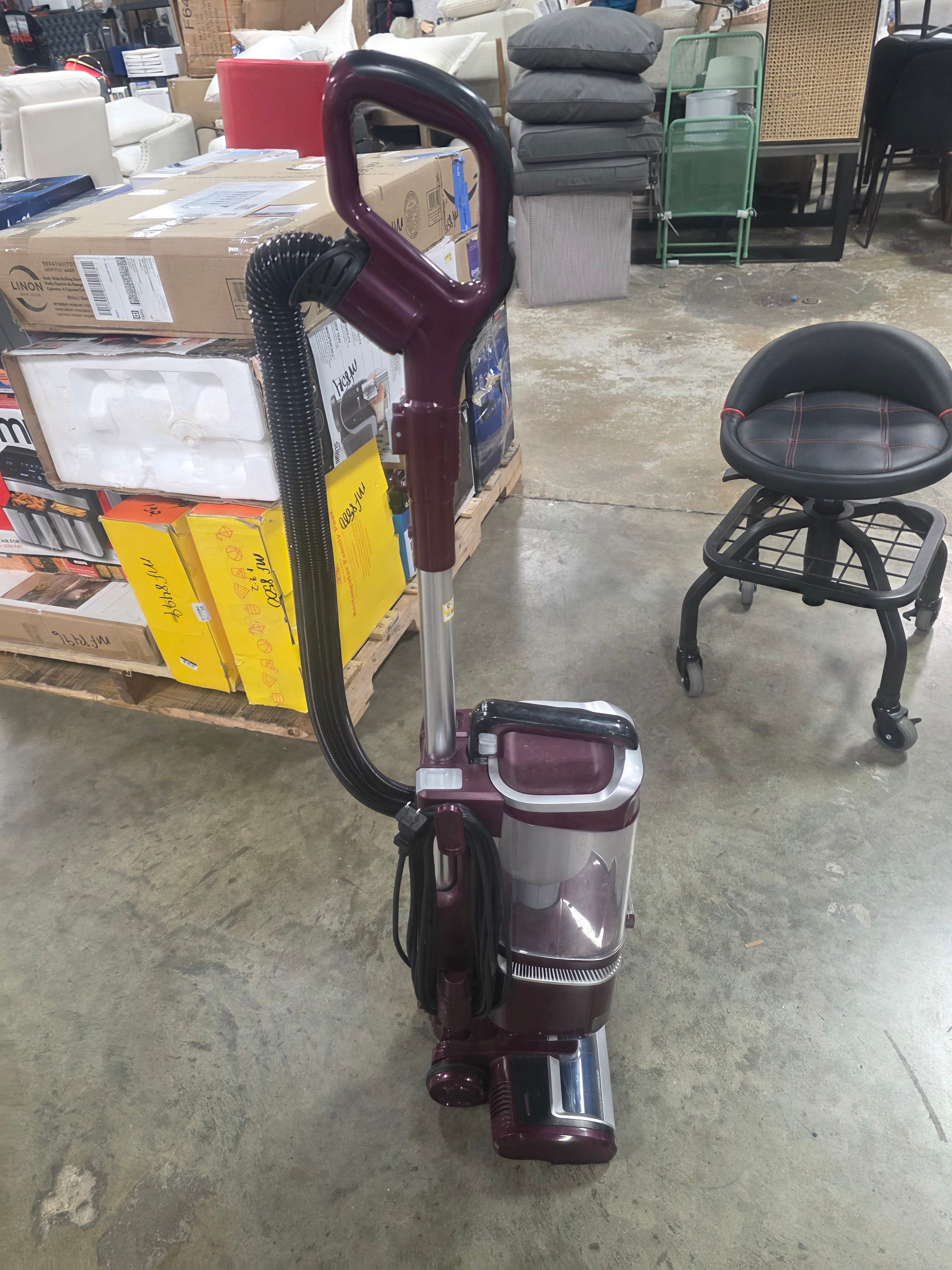 Navigator Lift-Away Upright VACUUM ONLY