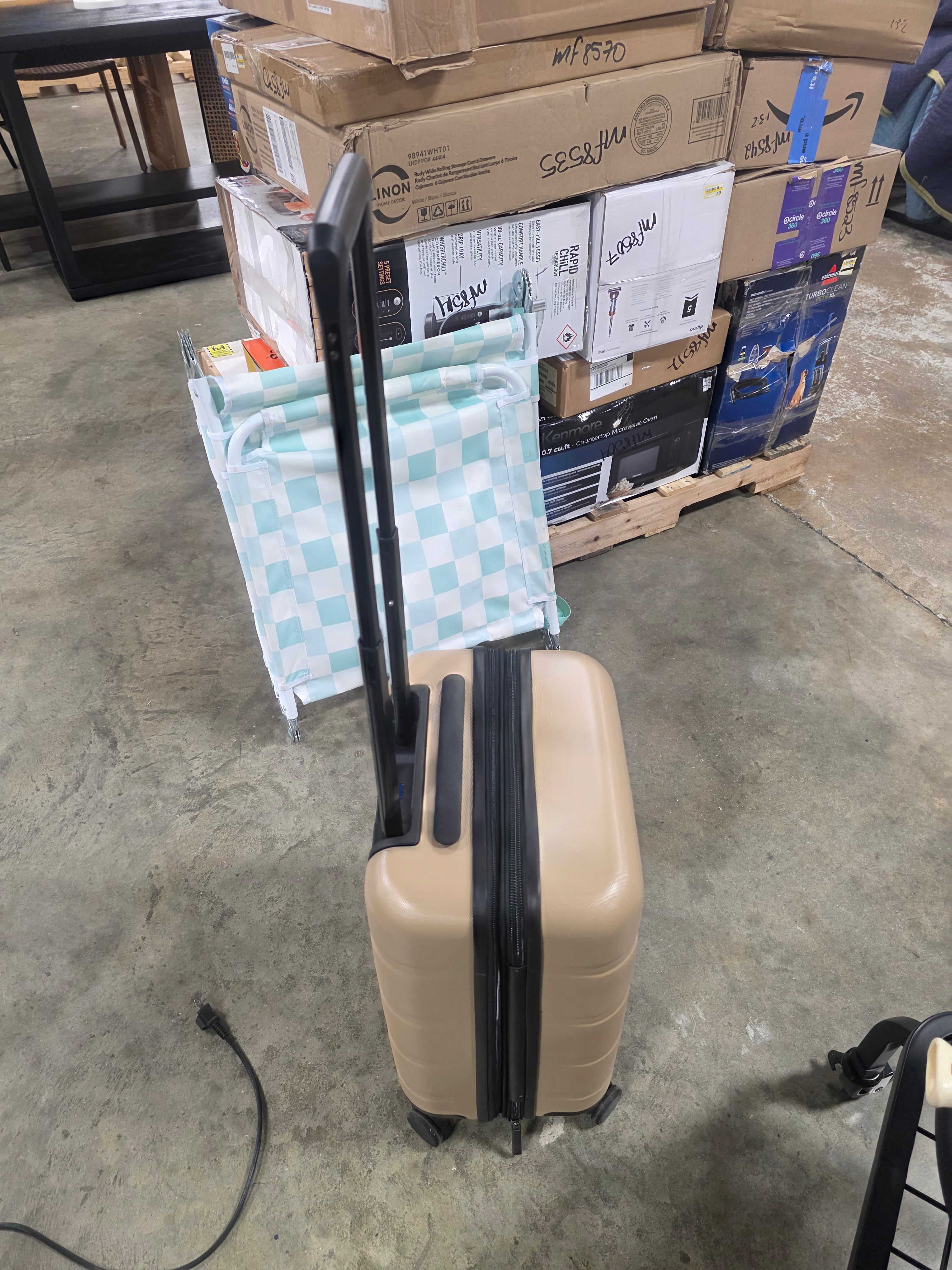 Hardside Carry On Spinner Suitcase