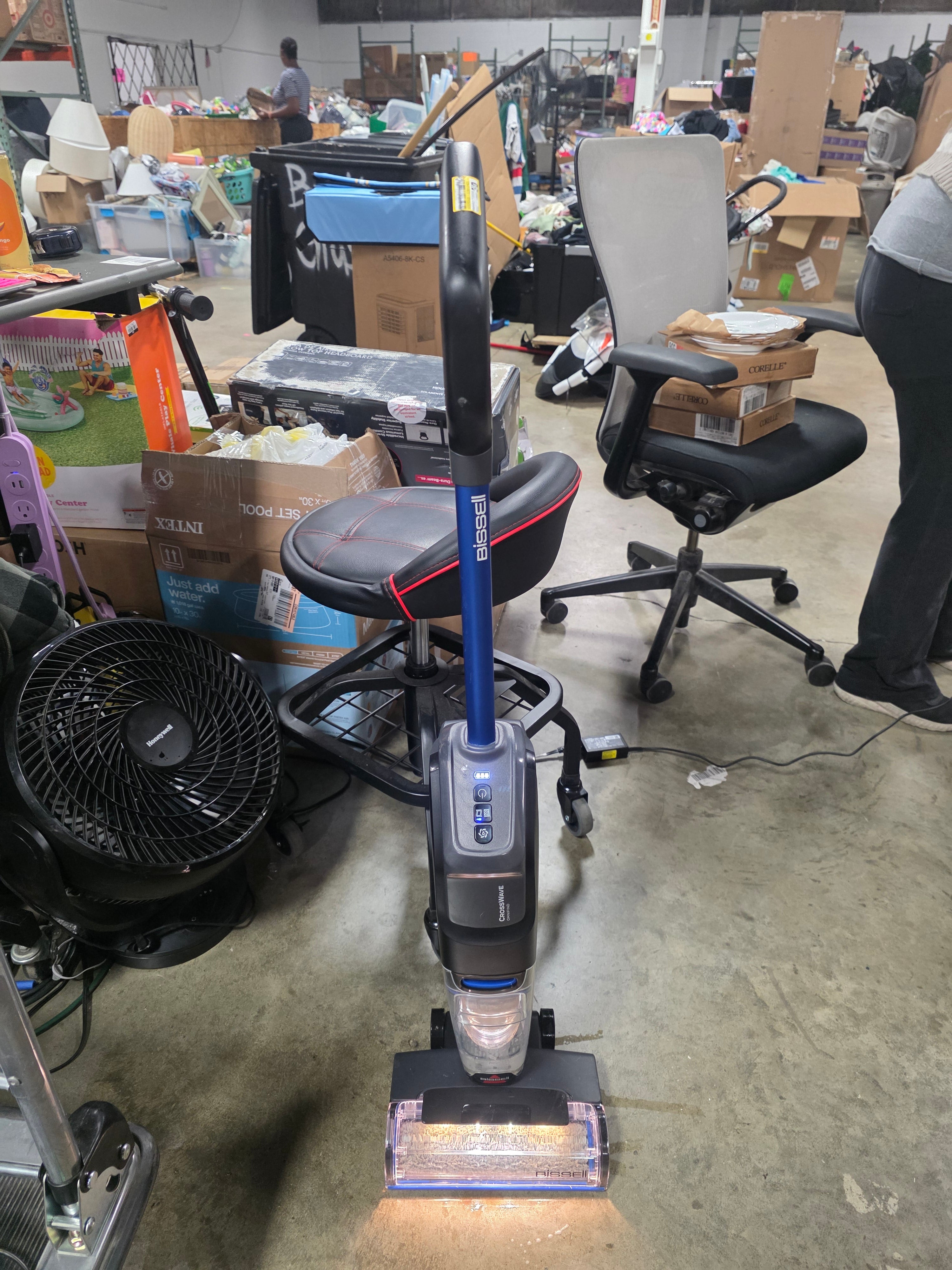 CrossWave OmniFind Wet Dry Vacuum