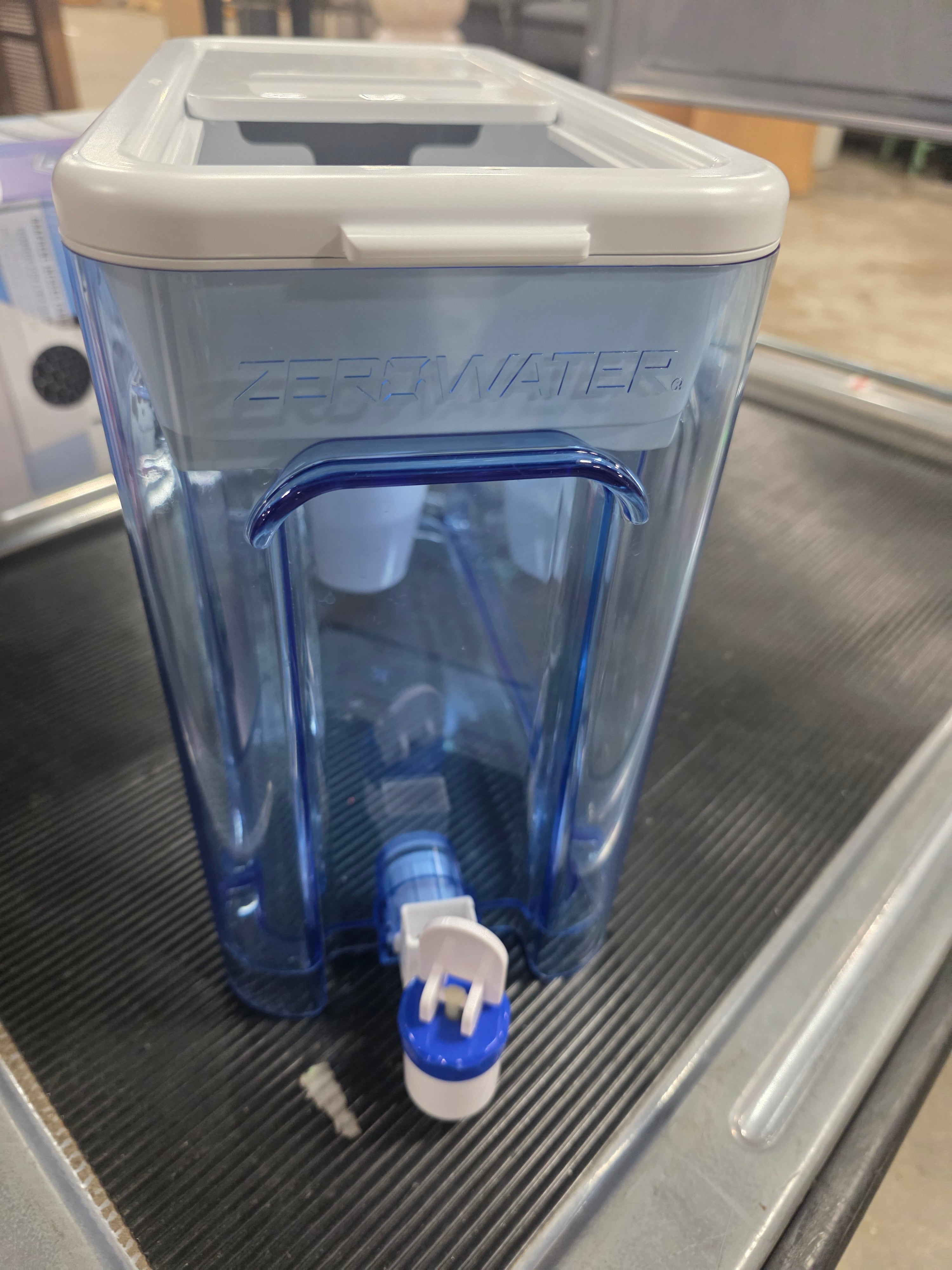 32 Cup Ready Read Water Filtration Dispenser