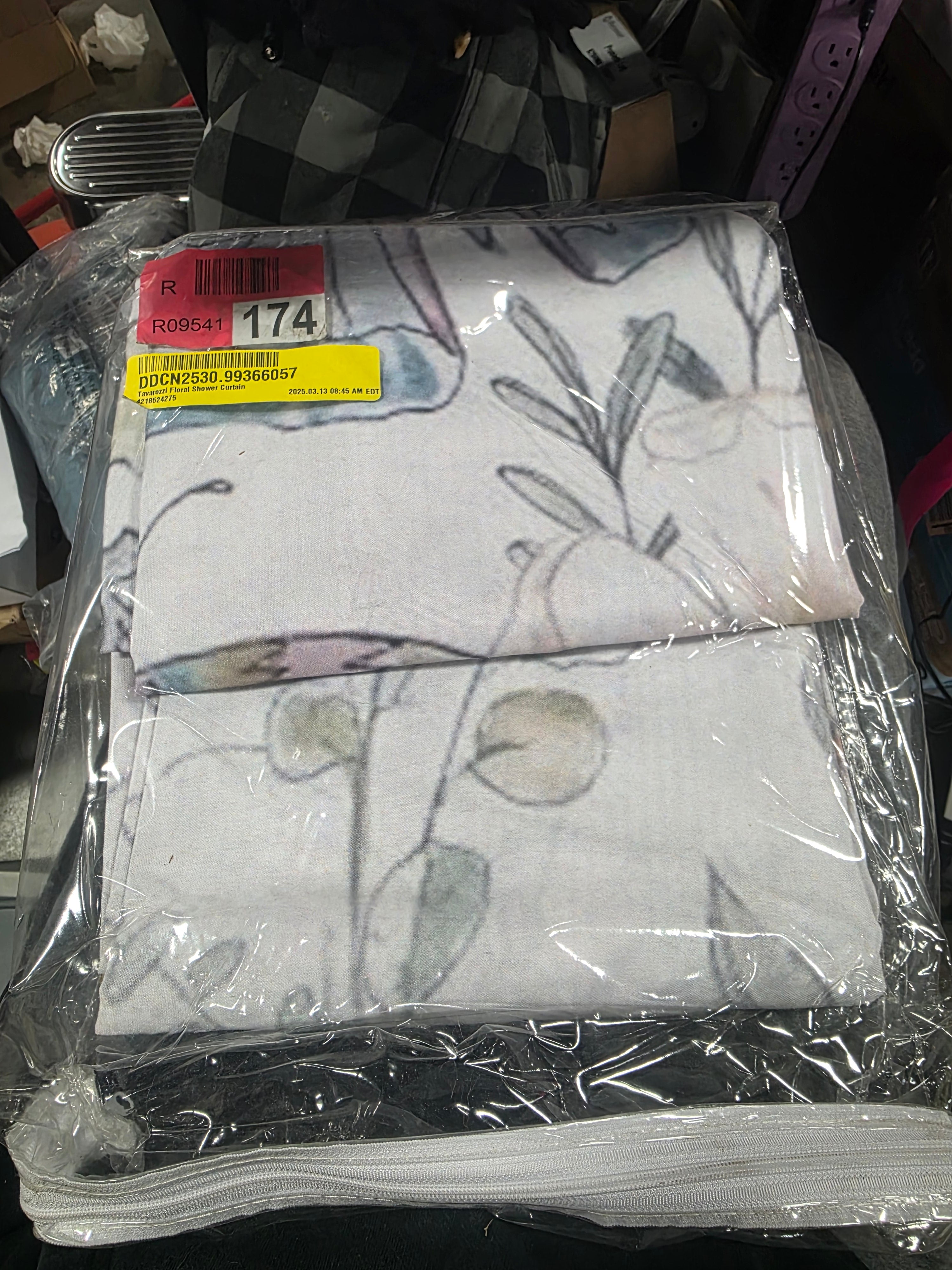Tavarozzi Floral Shower Curtain