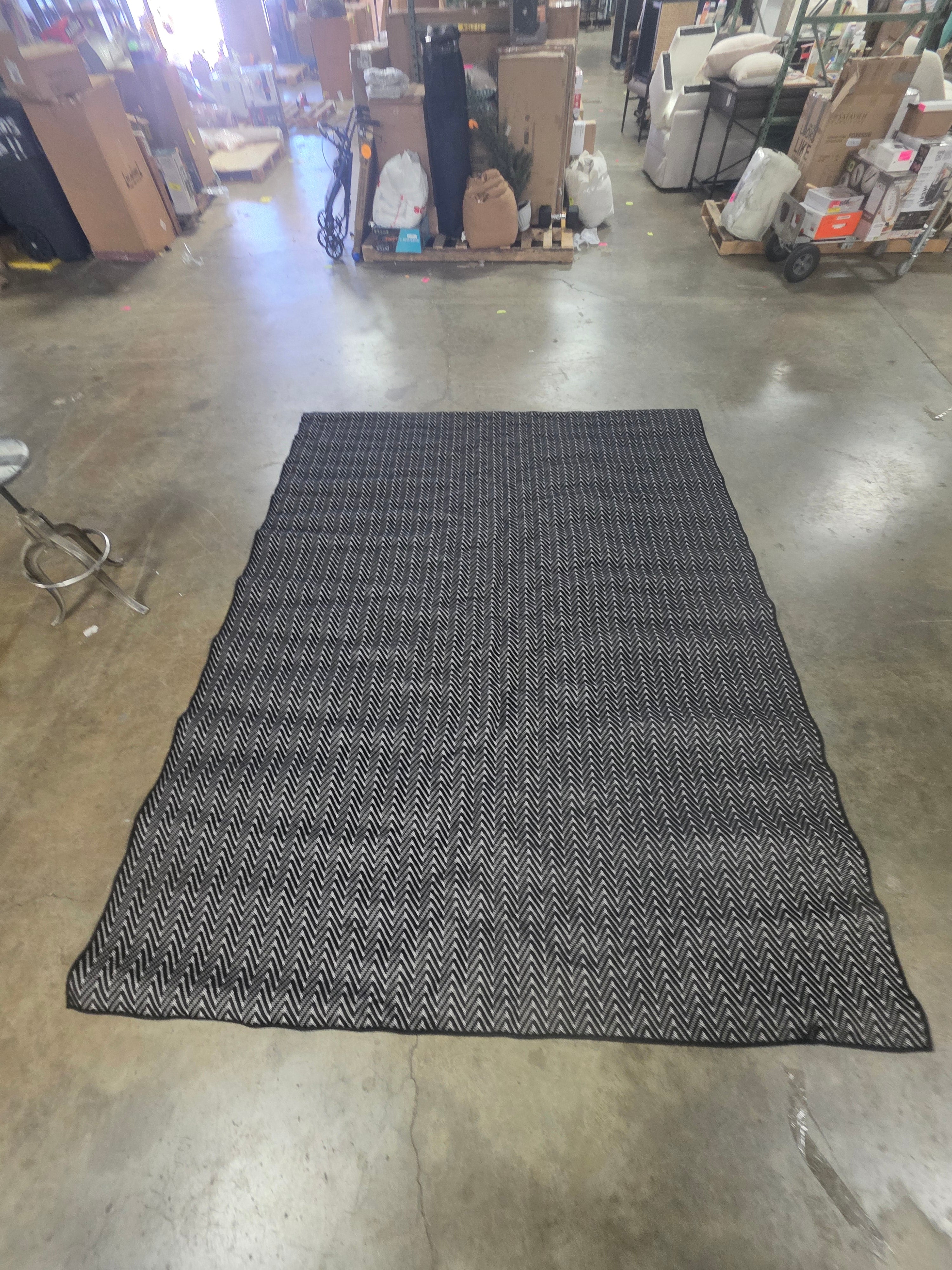 Horizon Indoor / Outdoor Chevron Area Rug 8'x10'