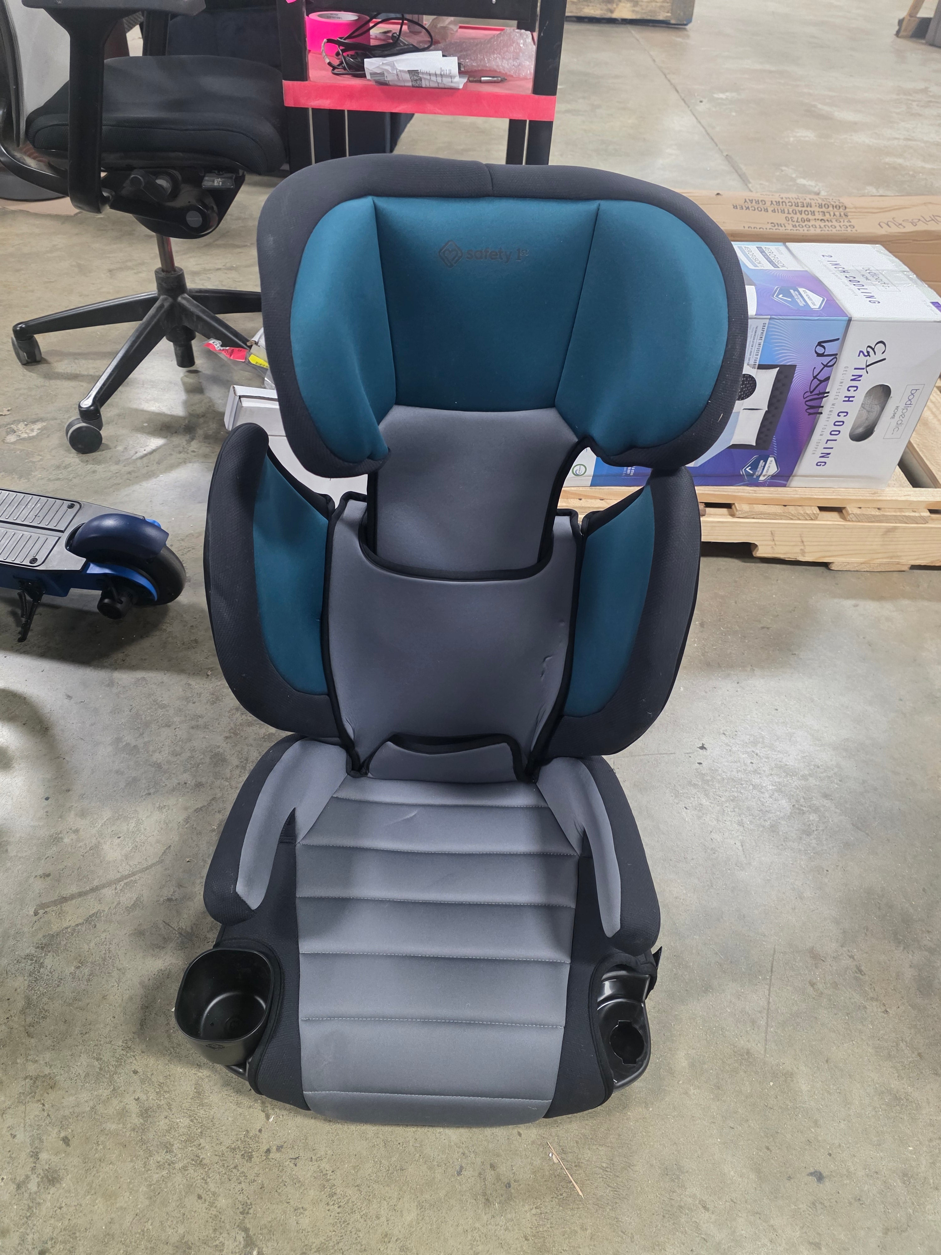 Grow and Go 2-in-1 Belt-Positioning Booster Car Seat featuring Comfort Wings