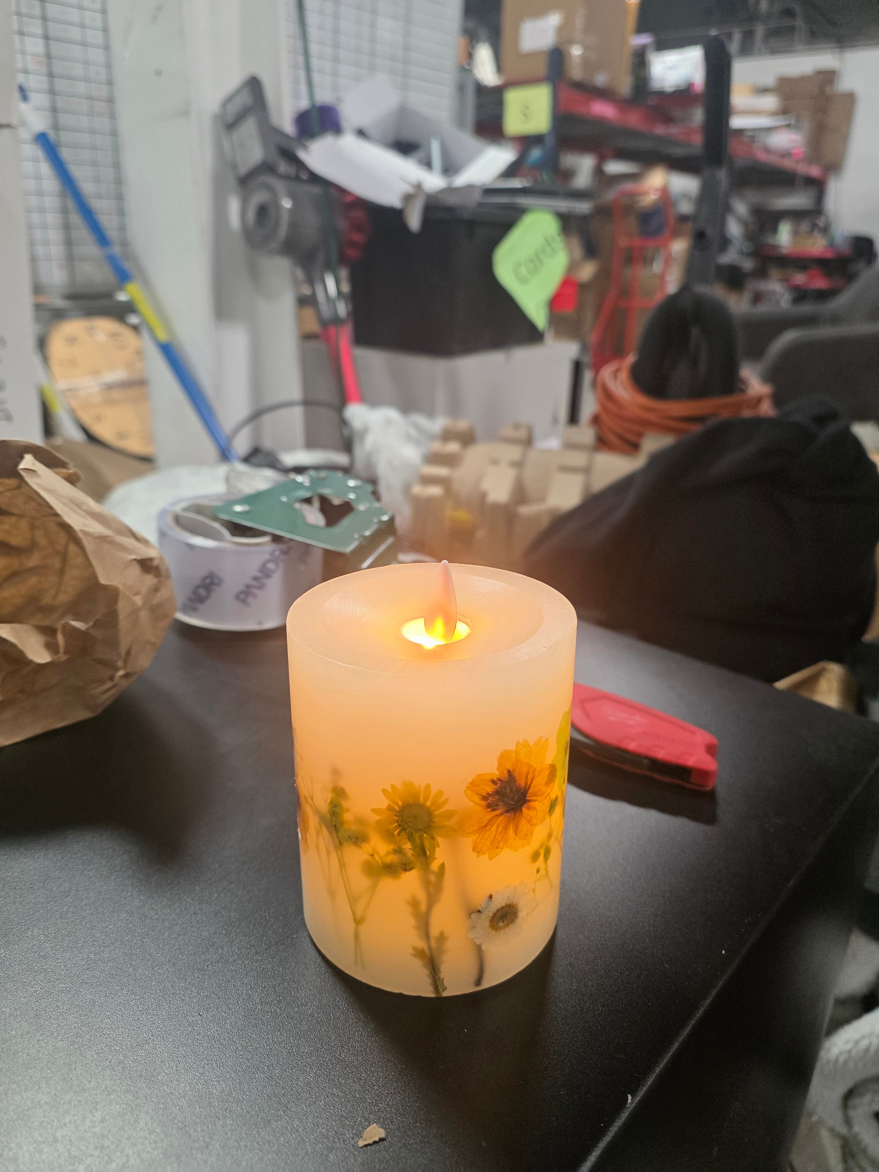 Pillar LED Candle with Daisy Inlay and Timer, Multicolor