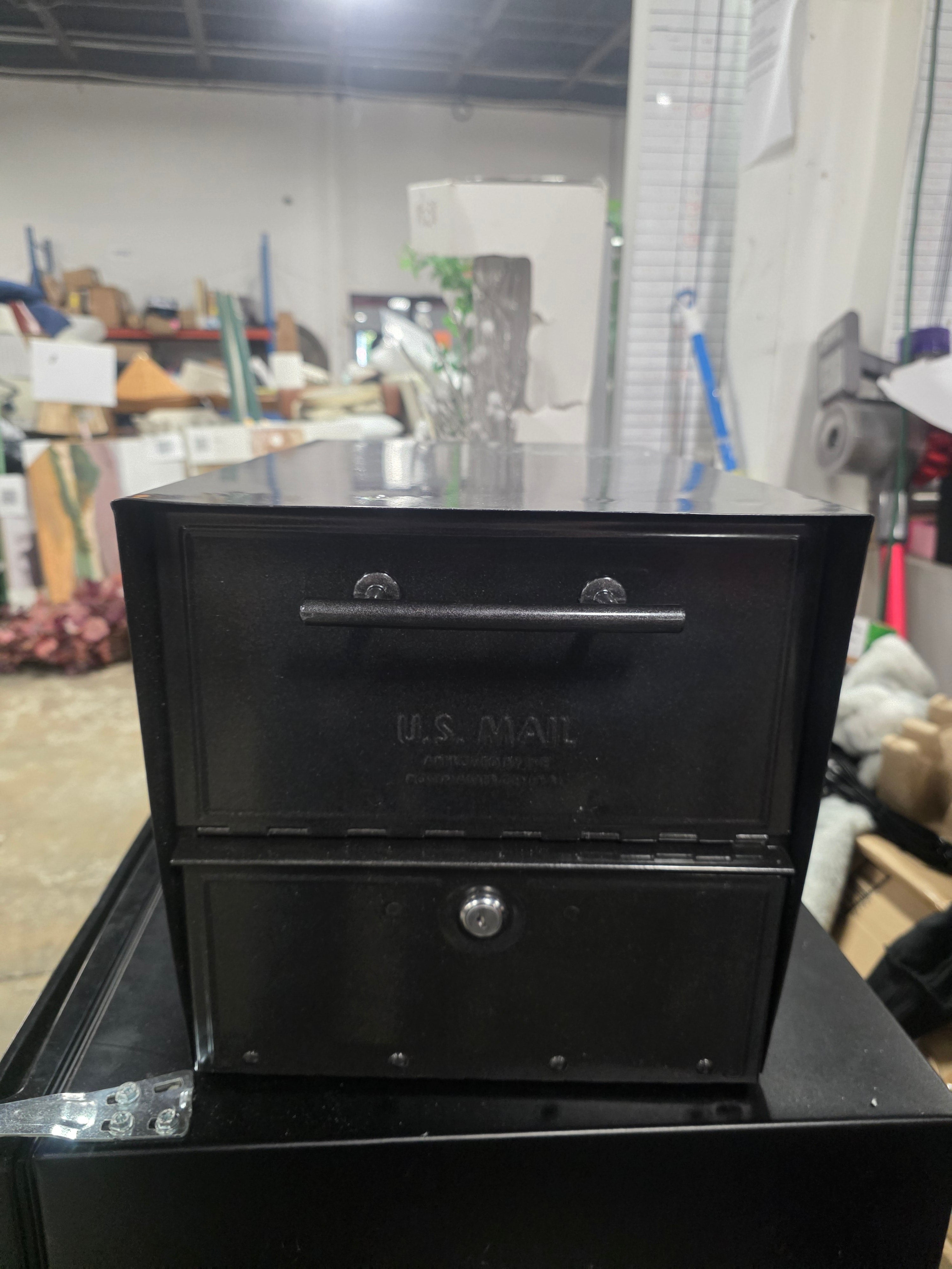 Oasis Eclipse Locking Post Mounted Mailbox