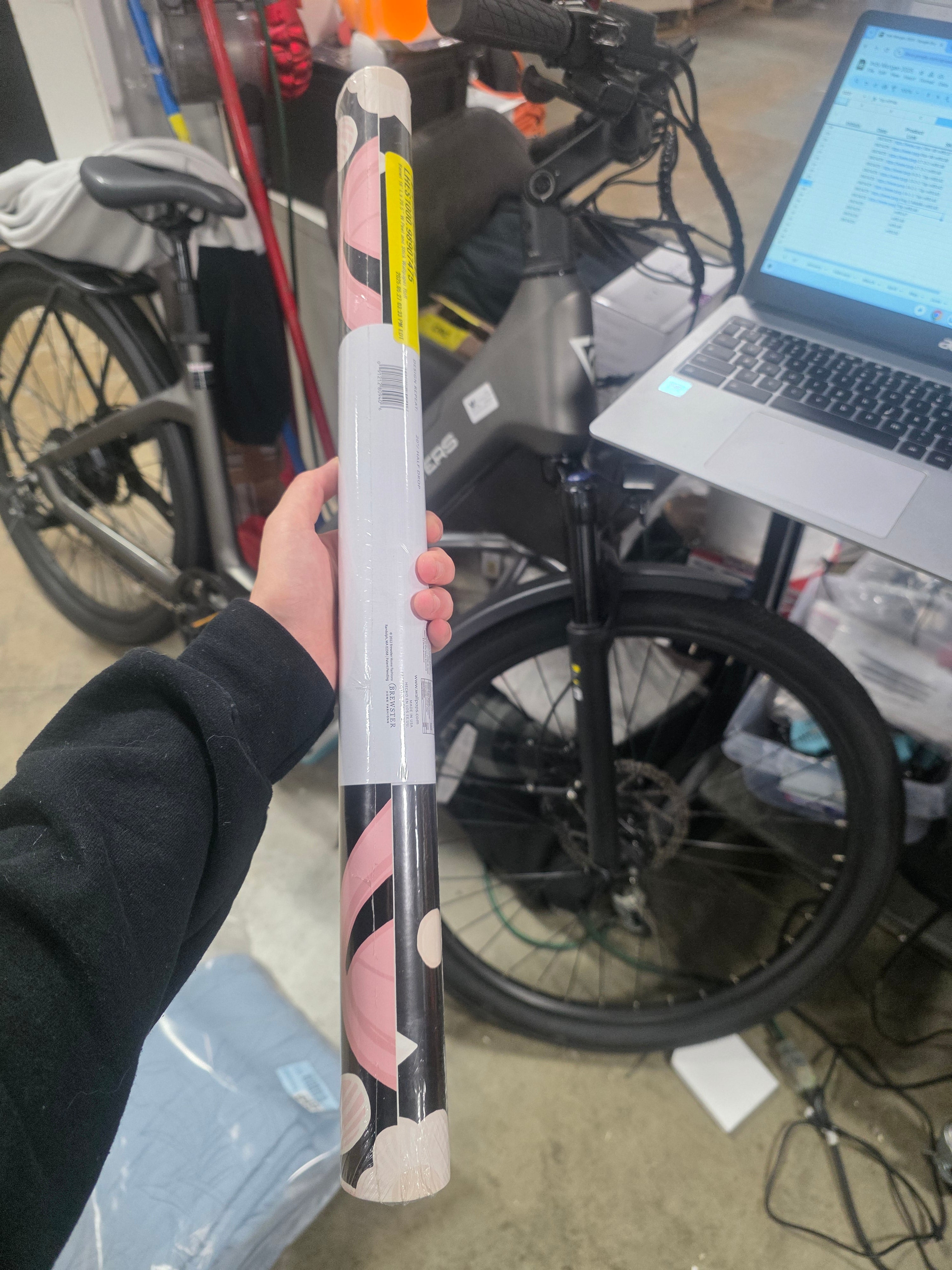 Bamel Peel & Stick Damask Double Roll